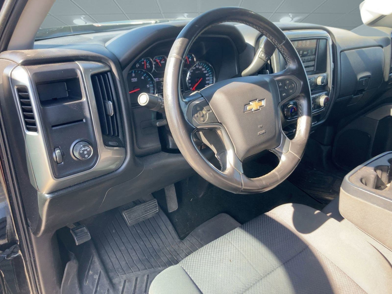 2018 Chevrolet Silverado 1500 LT photo 4