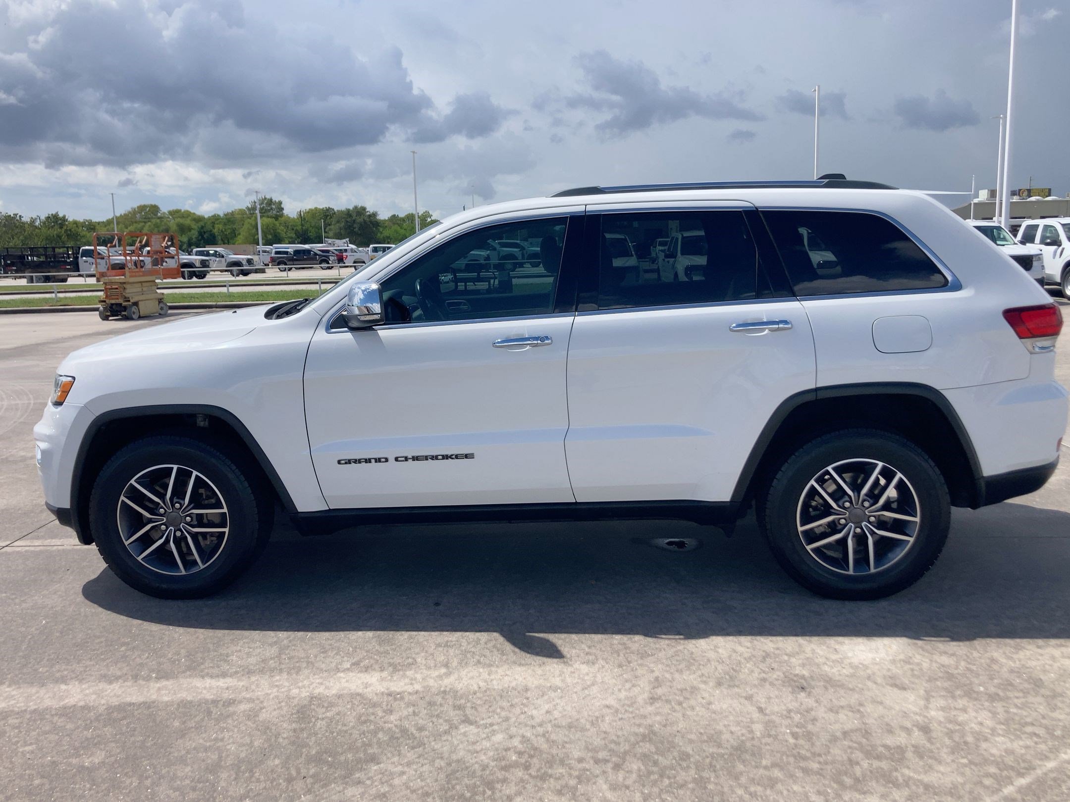 2021 Jeep Grand Cherokee Limited photo 2