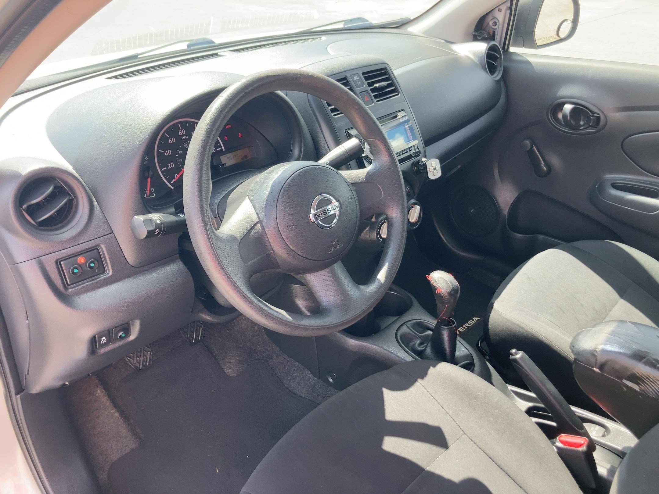 2014 Nissan Versa S photo 4