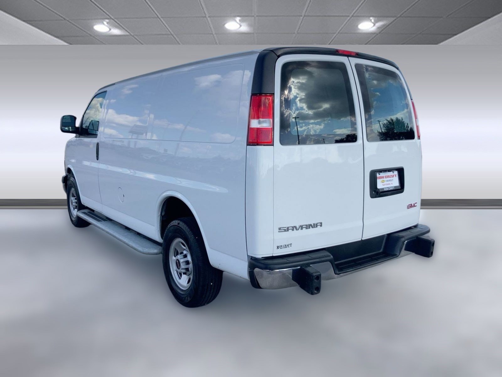 2023 Gmc Savana Cargo 2500 photo 3