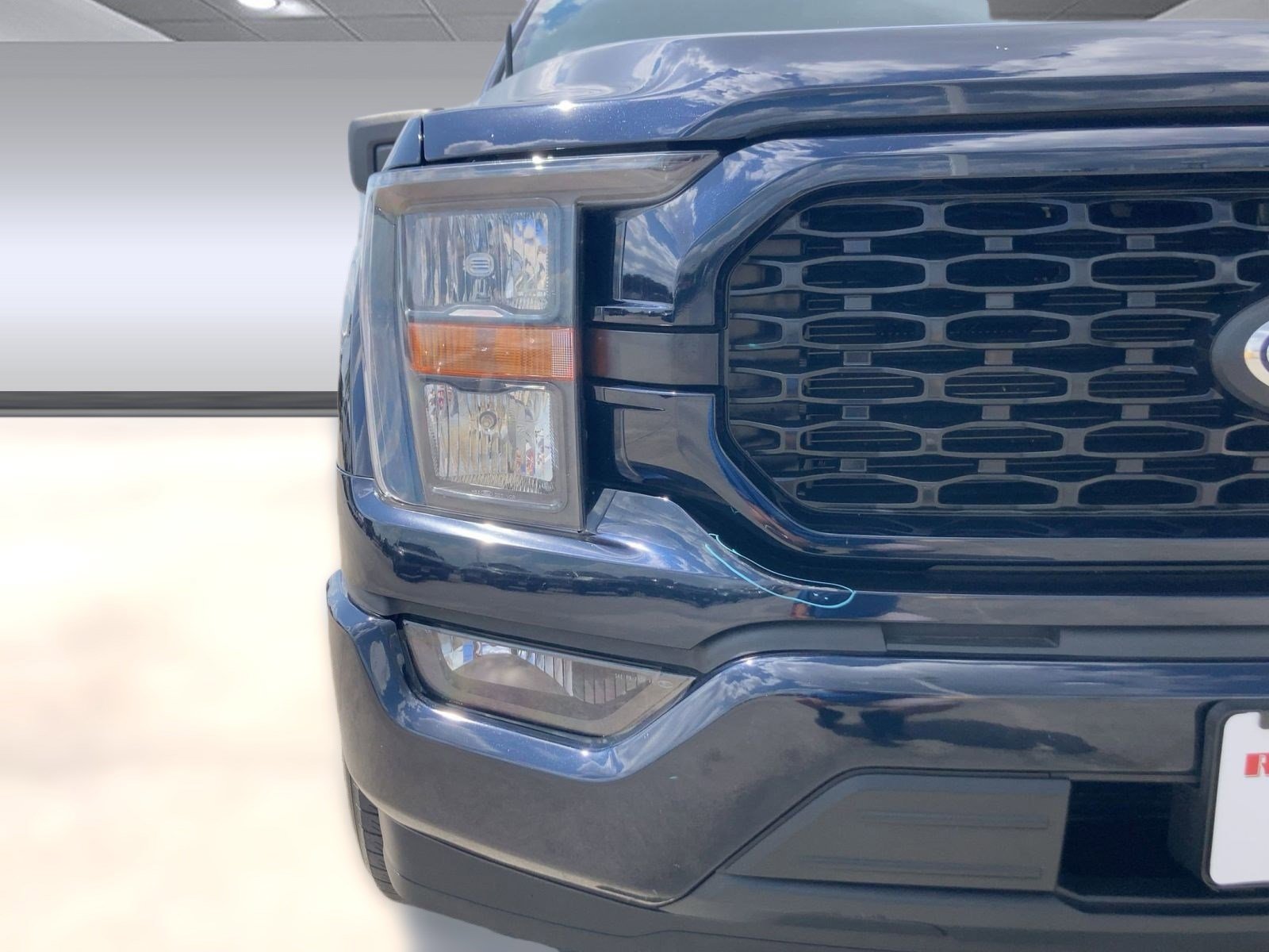 2023 Ford F-150 XL photo 2