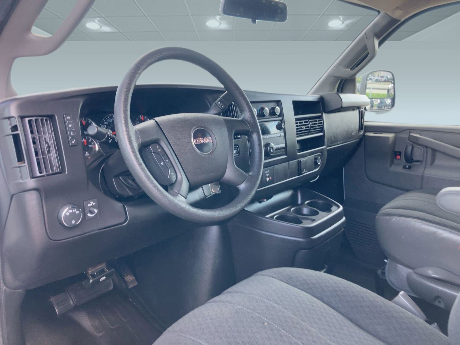 2023 Gmc Savana Cargo 2500 photo 4