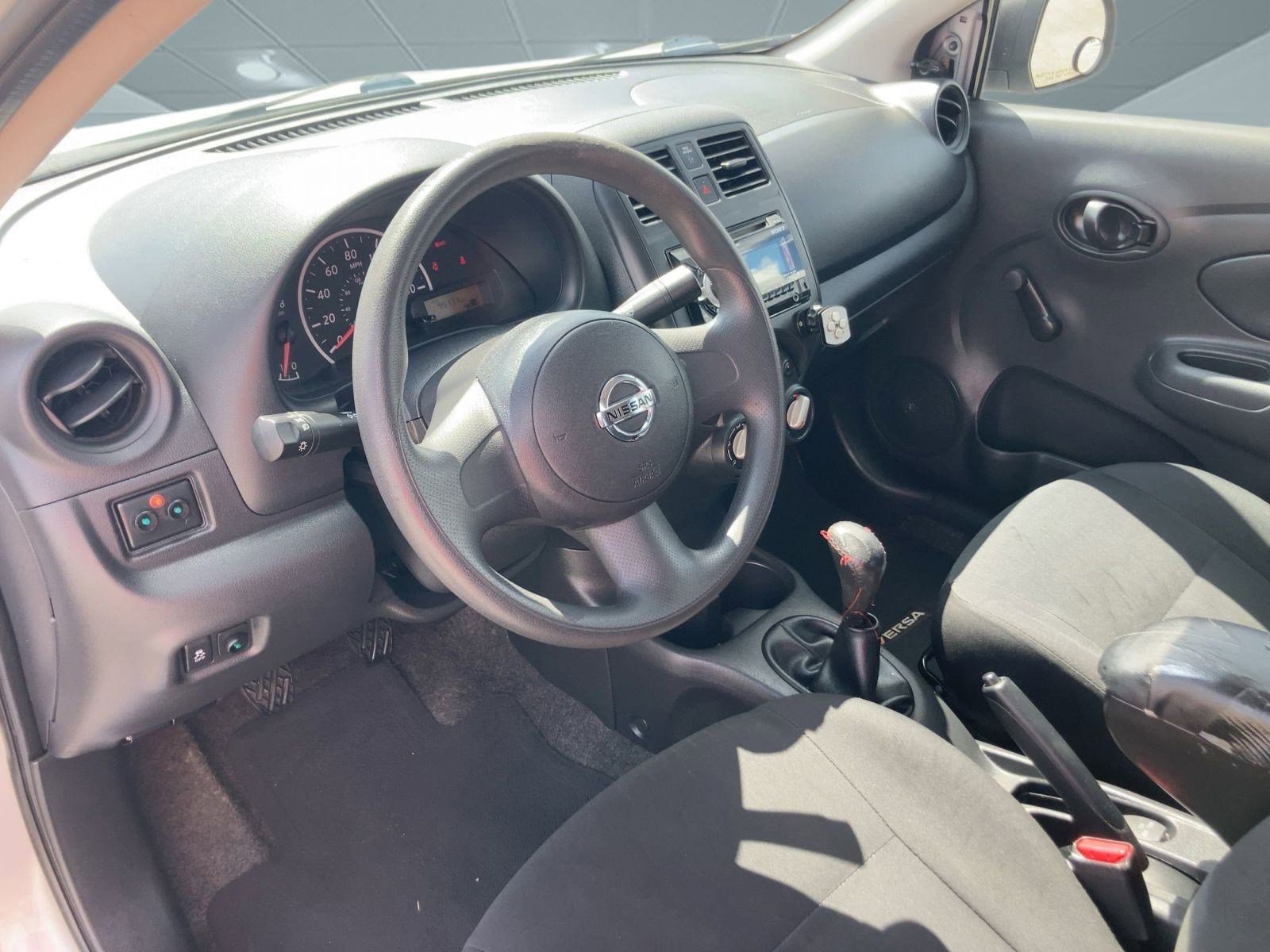 2014 Nissan Versa S photo 4