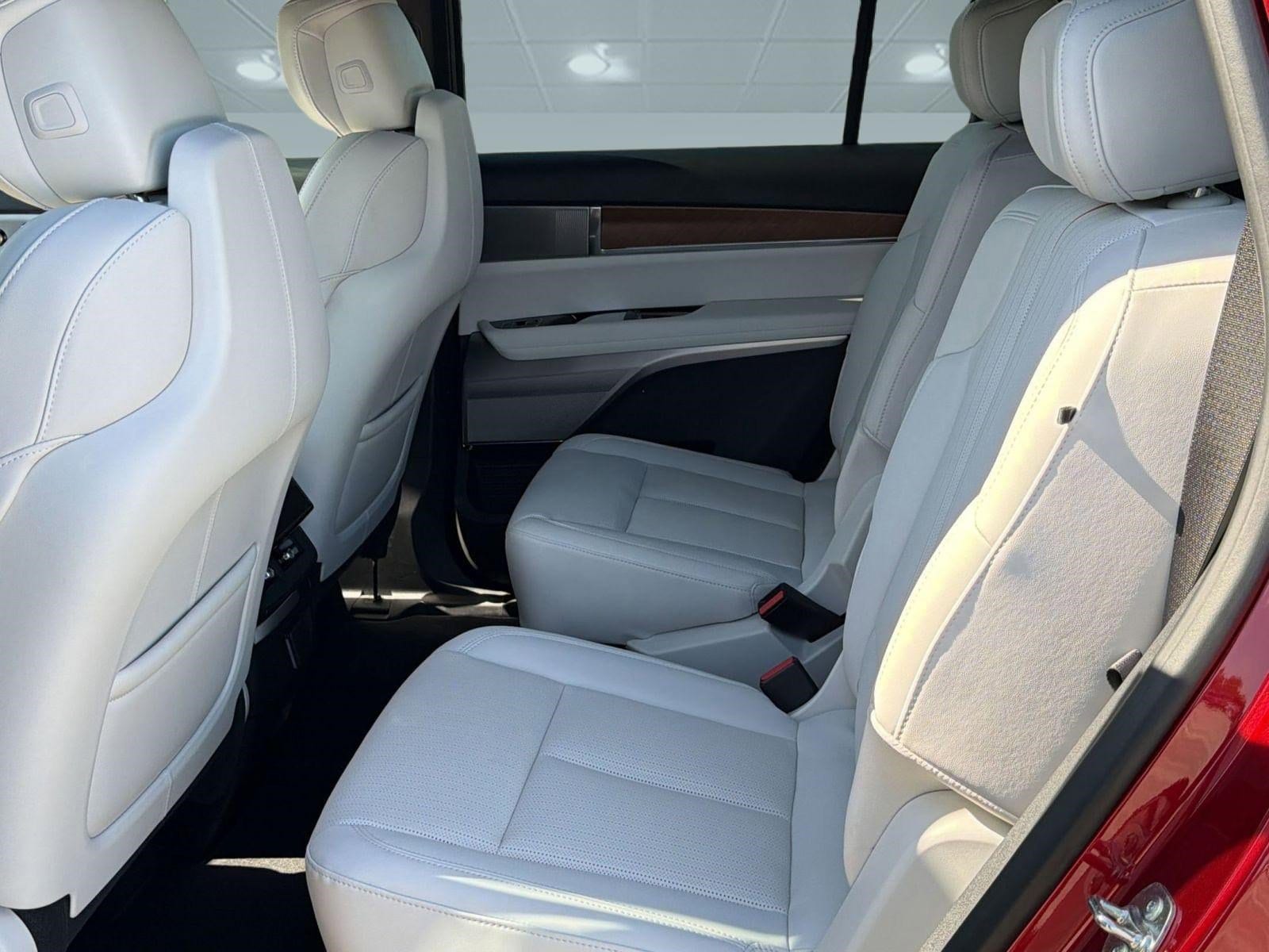 2026 Cadillac VISTIQ Luxury - Photo 14