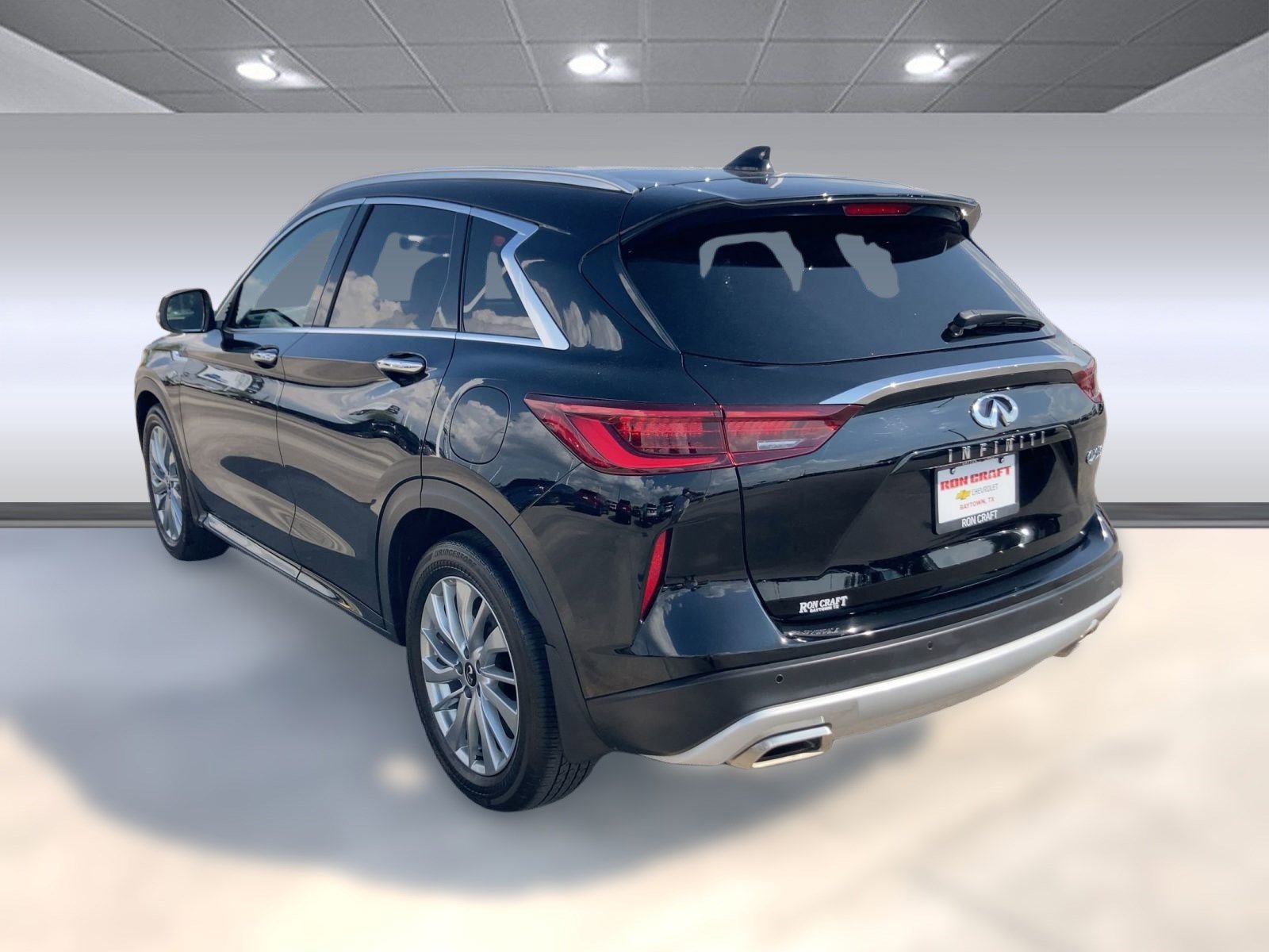 2023 Infiniti QX50 Luxe photo 3