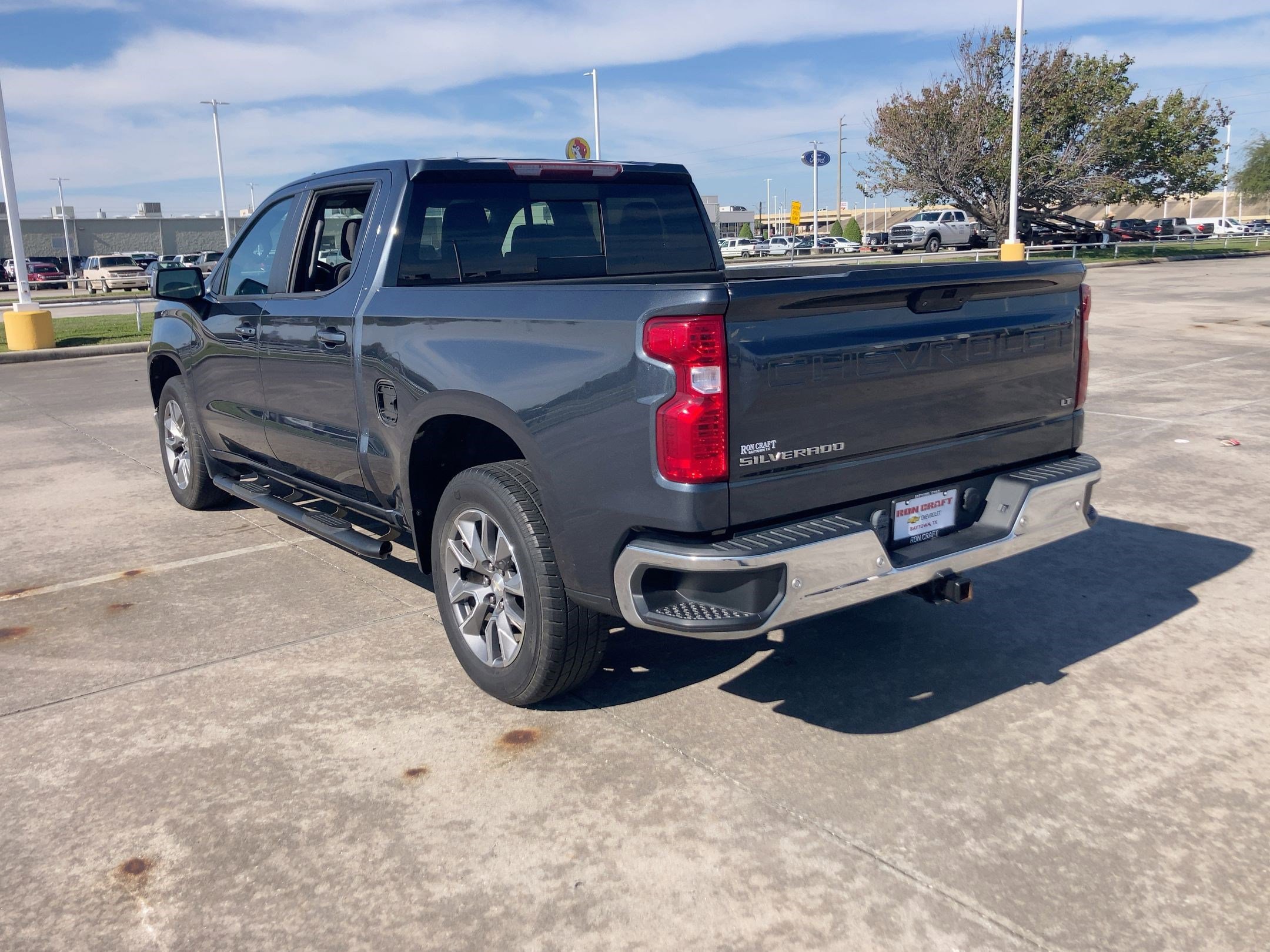 2022 Chevrolet Silverado 1500 LT photo 3