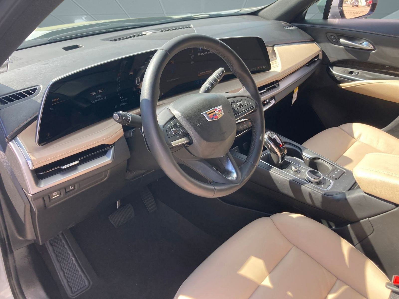 2025 Cadillac XT4 Premium Luxury photo 4