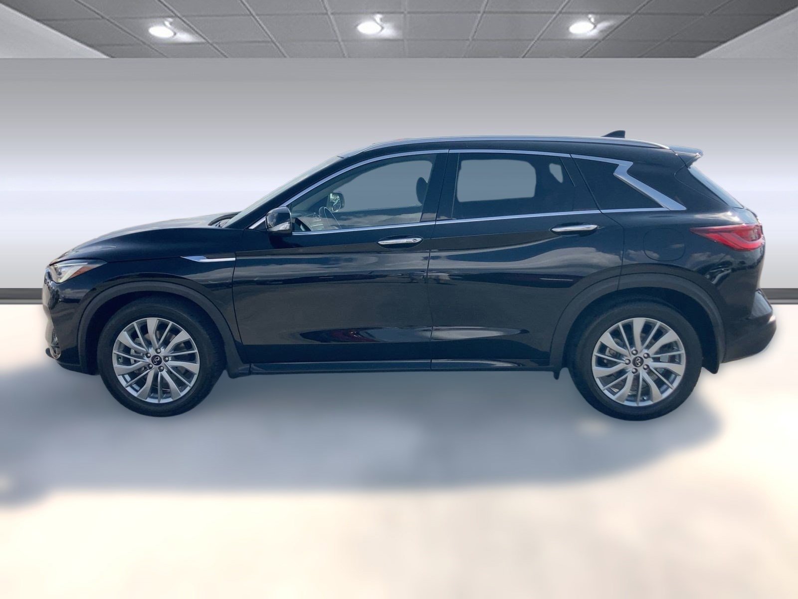 2023 Infiniti QX50 Luxe photo 2