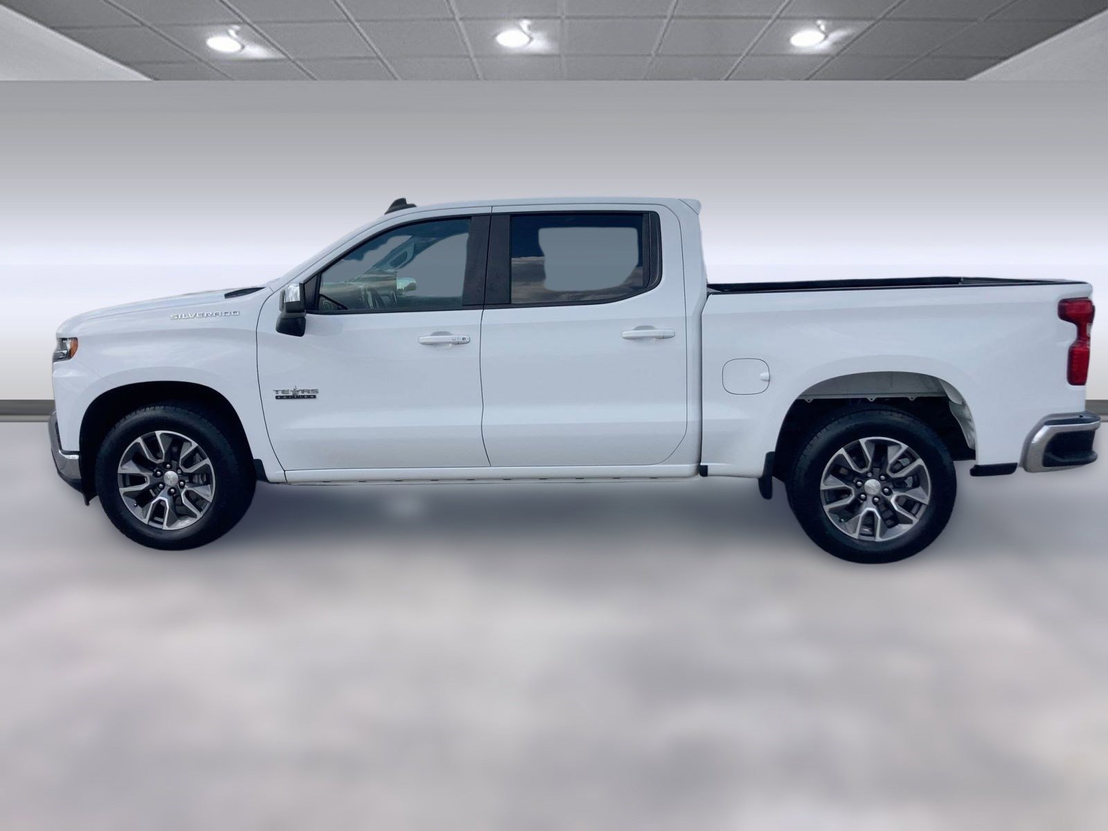 2020 Chevrolet Silverado 1500 LT photo 2