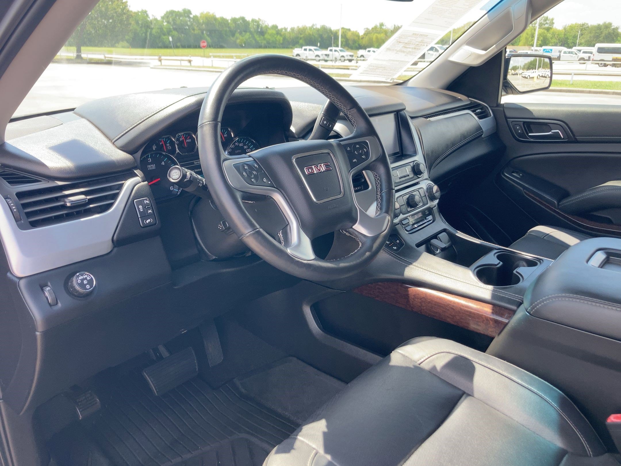2018 Gmc Yukon SLT photo 3
