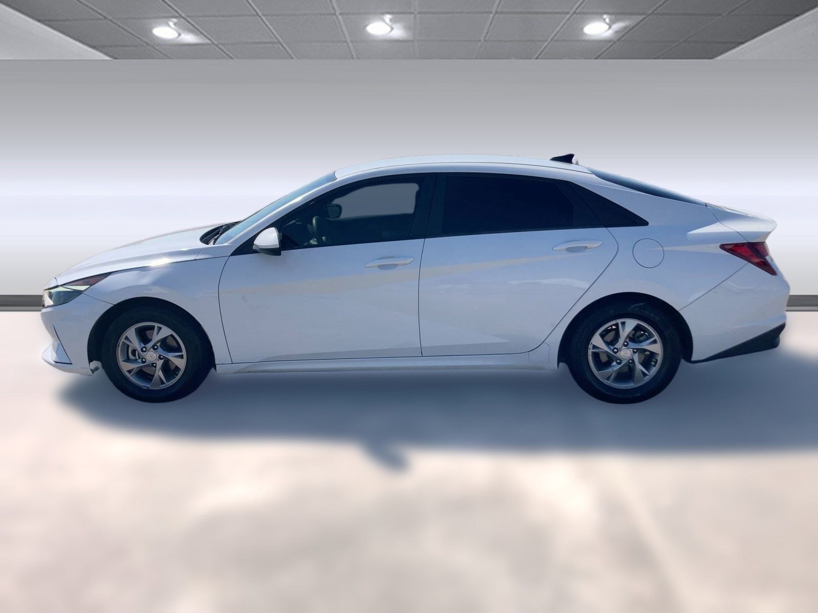 Used 2021 Hyundai Elantra SE with VIN 5NPLL4AG9MH018495 for sale in Baytown, TX