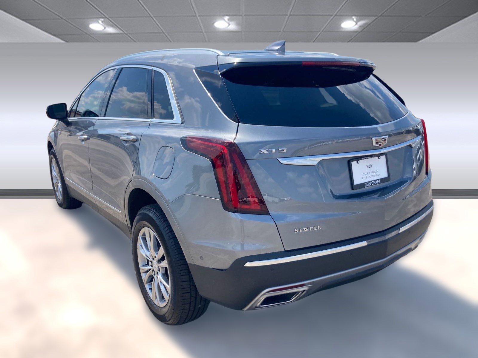 2021 Cadillac XT5 Premium Luxury photo 3