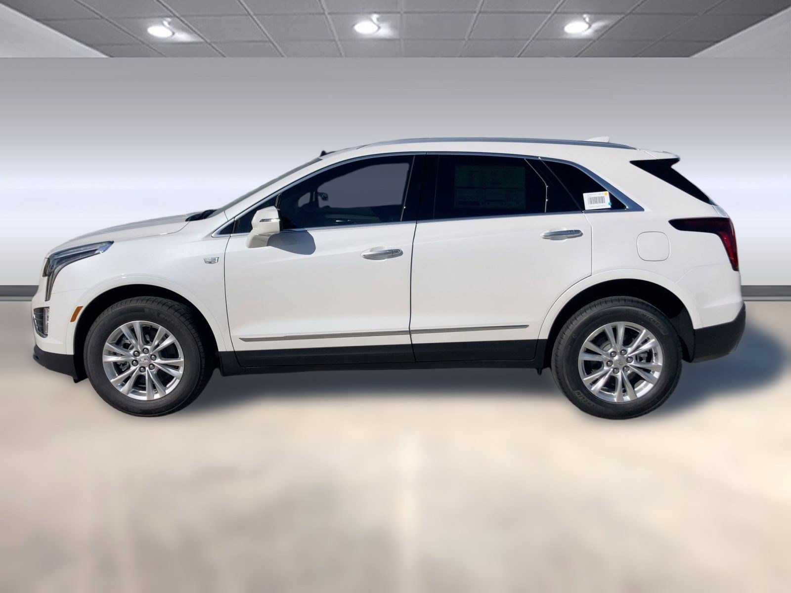 2026 Cadillac XT5 Luxury photo 2