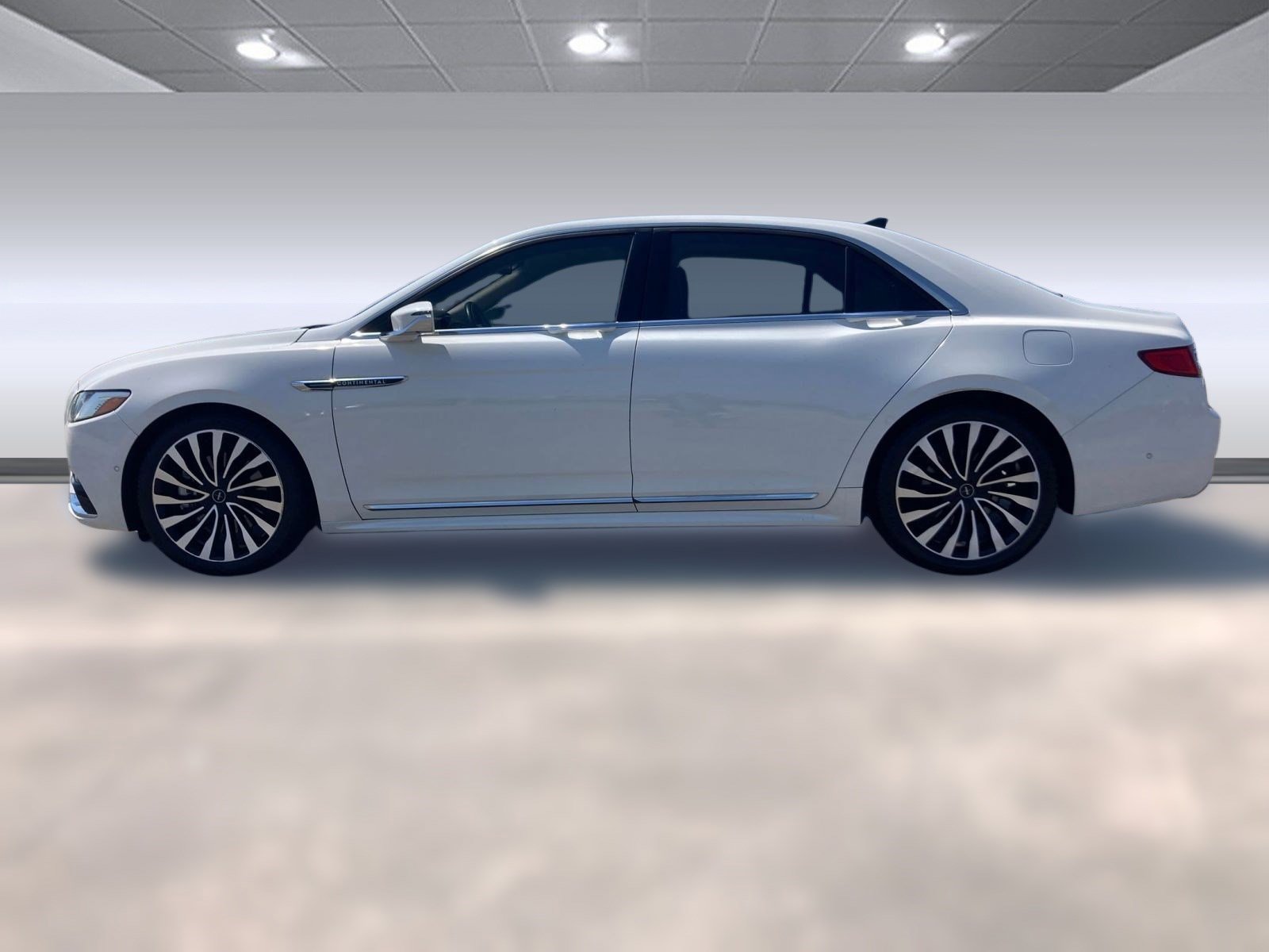 2020 Lincoln Continental Black Label photo 2