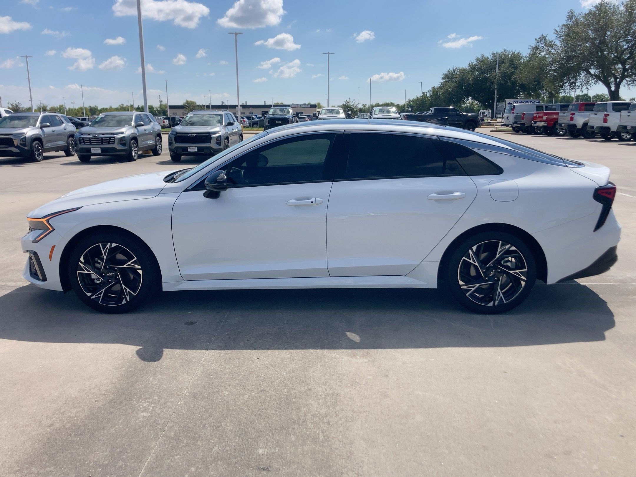 2025 Kia K5 GT-Line photo 2