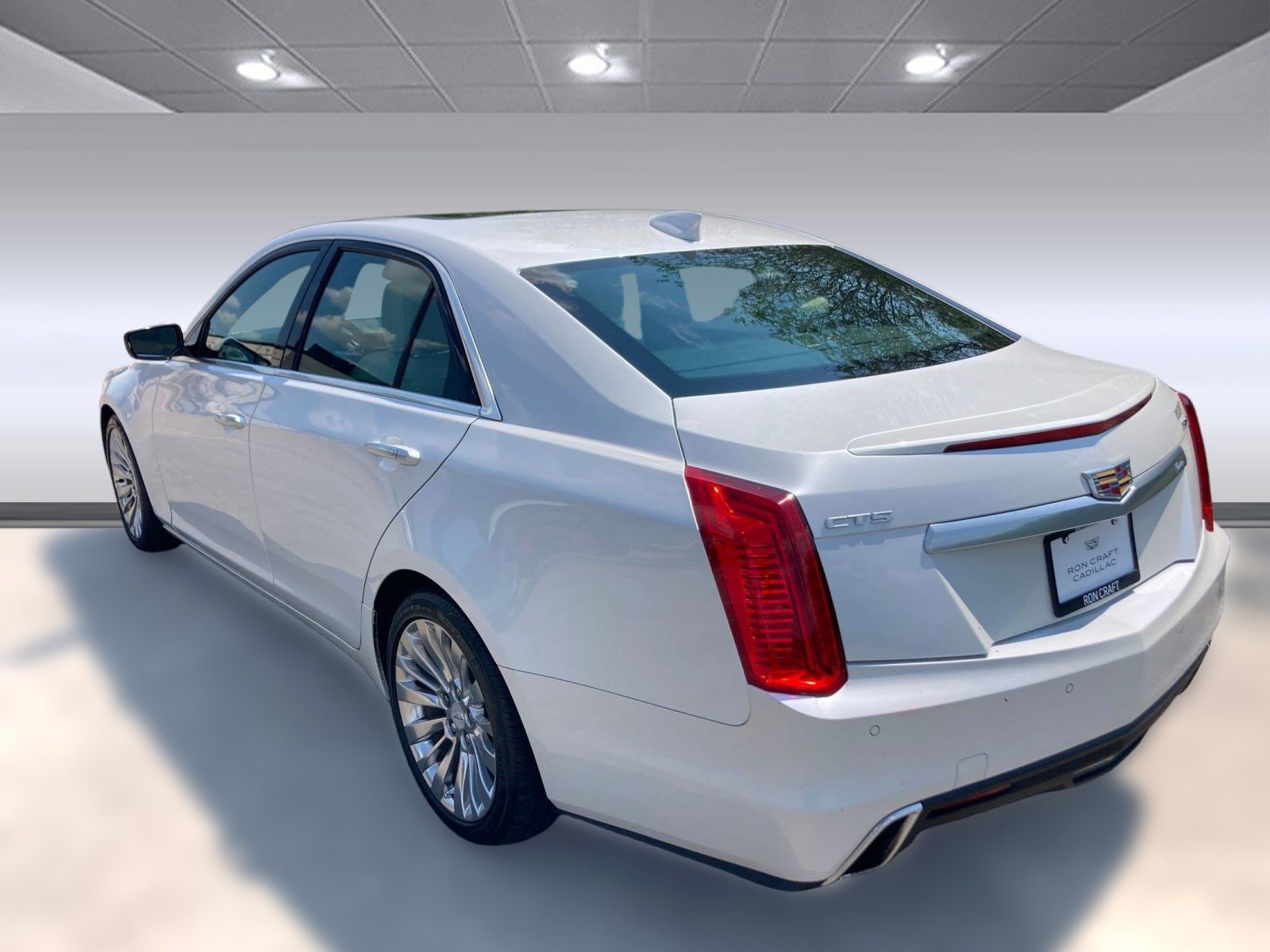 2019 Cadillac CTS Luxury photo 3