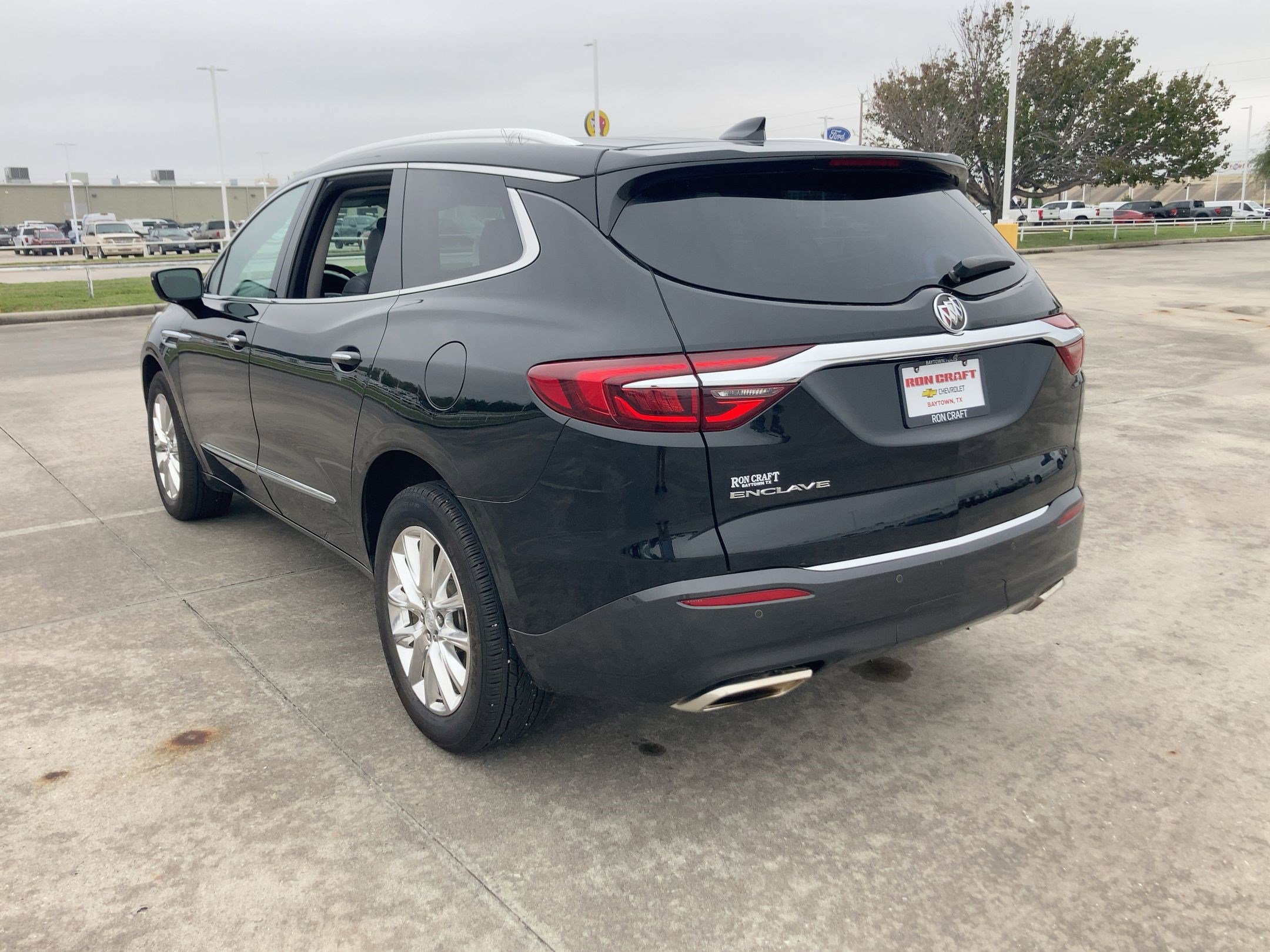 2020 Buick Enclave Premium photo 2