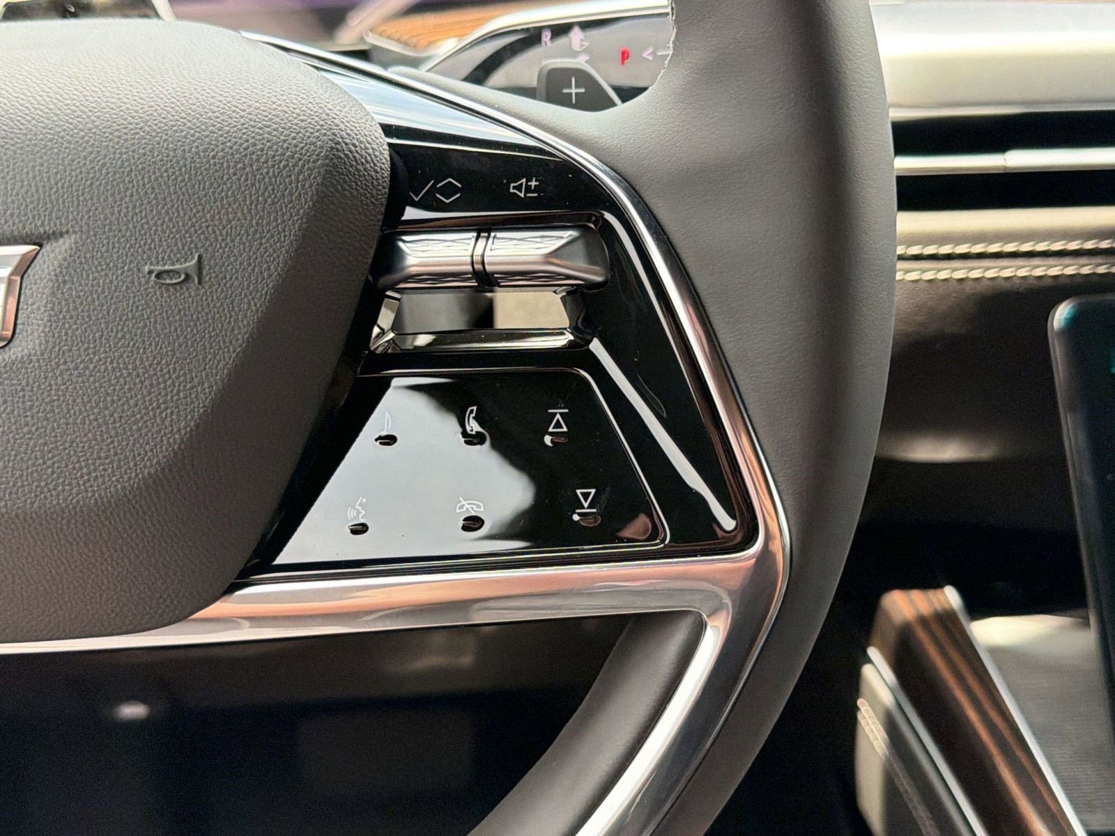 2026 Cadillac Escalade Luxury - Photo 25