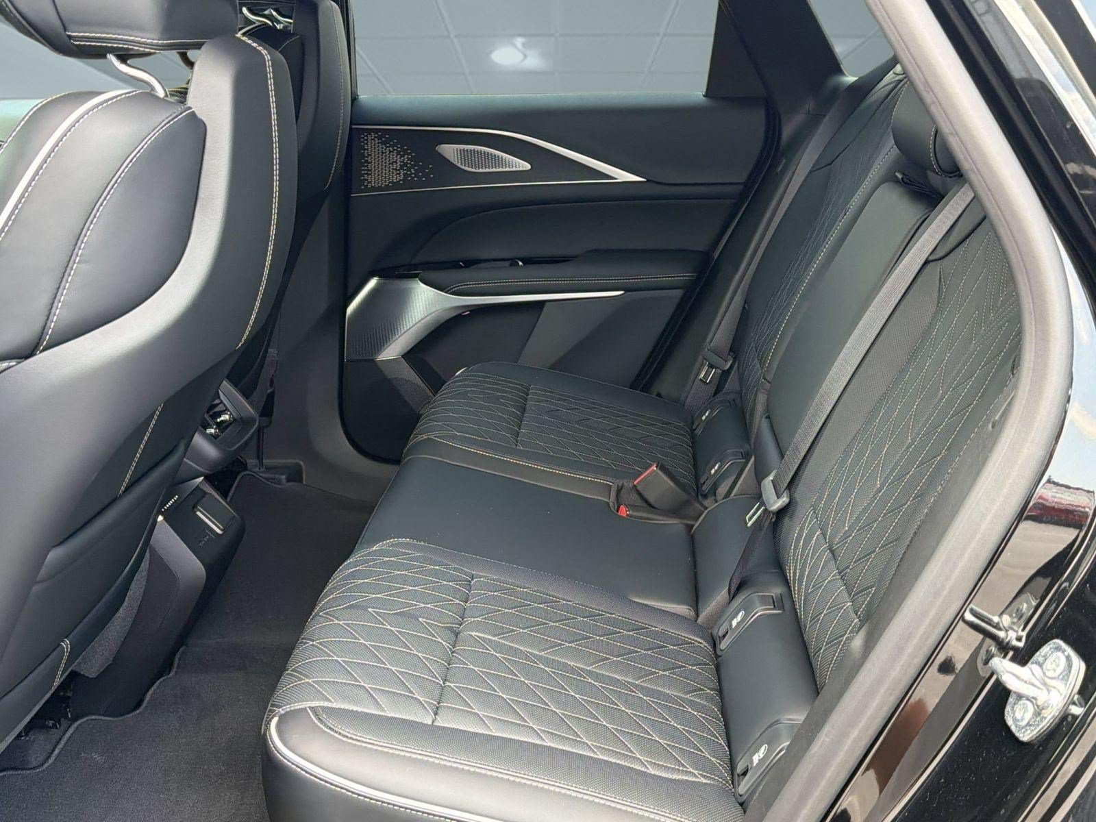 2026 Cadillac LYRIQ V Premium - Photo 23