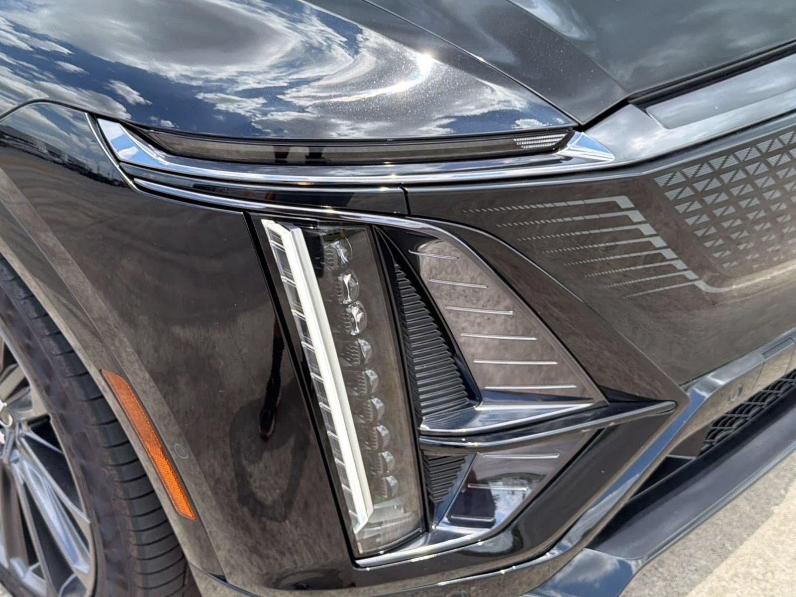 2026 Cadillac LYRIQ V Premium - Photo 12