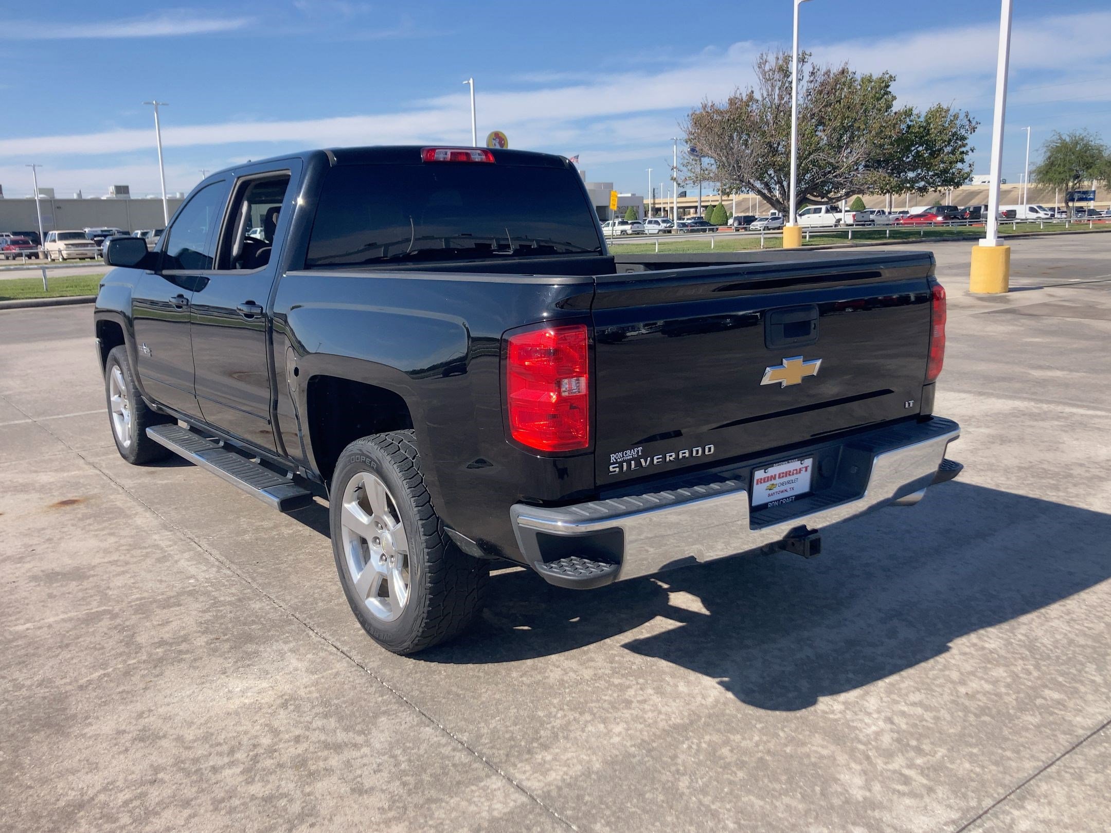 2018 Chevrolet Silverado 1500 LT photo 3