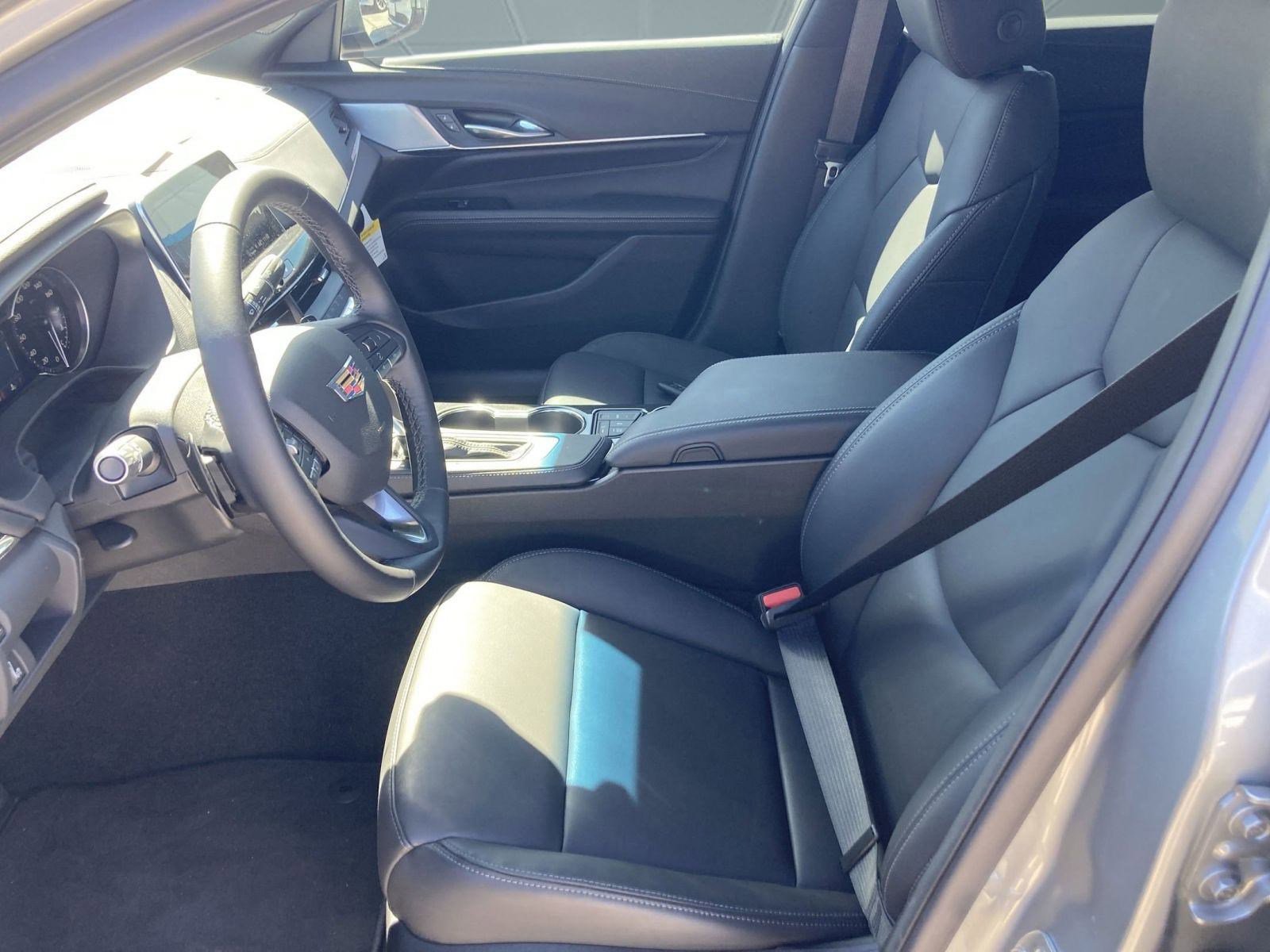 2025 Cadillac CT4 Luxury photo 4