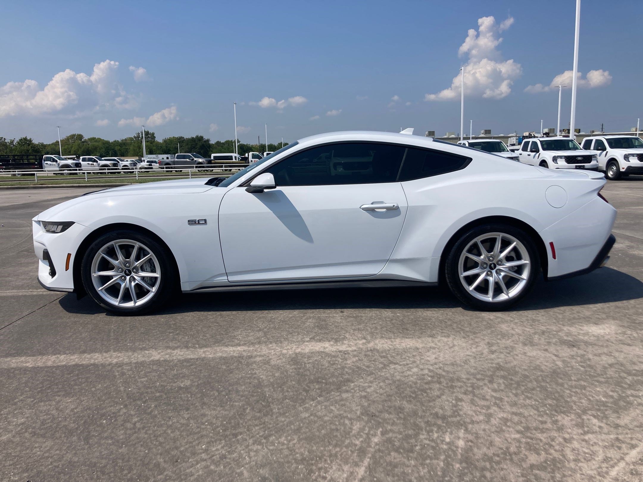 2025 Ford Mustang GT Premium photo 2