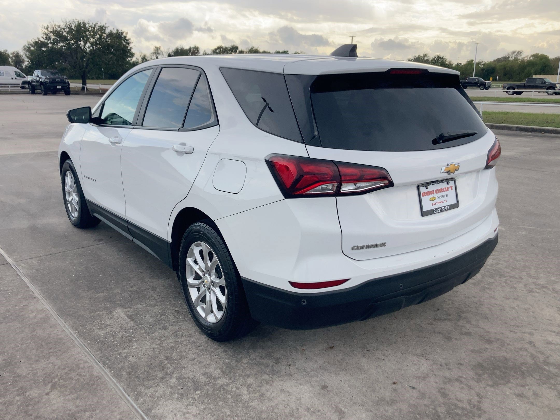 2024 Chevrolet Equinox LS photo 2