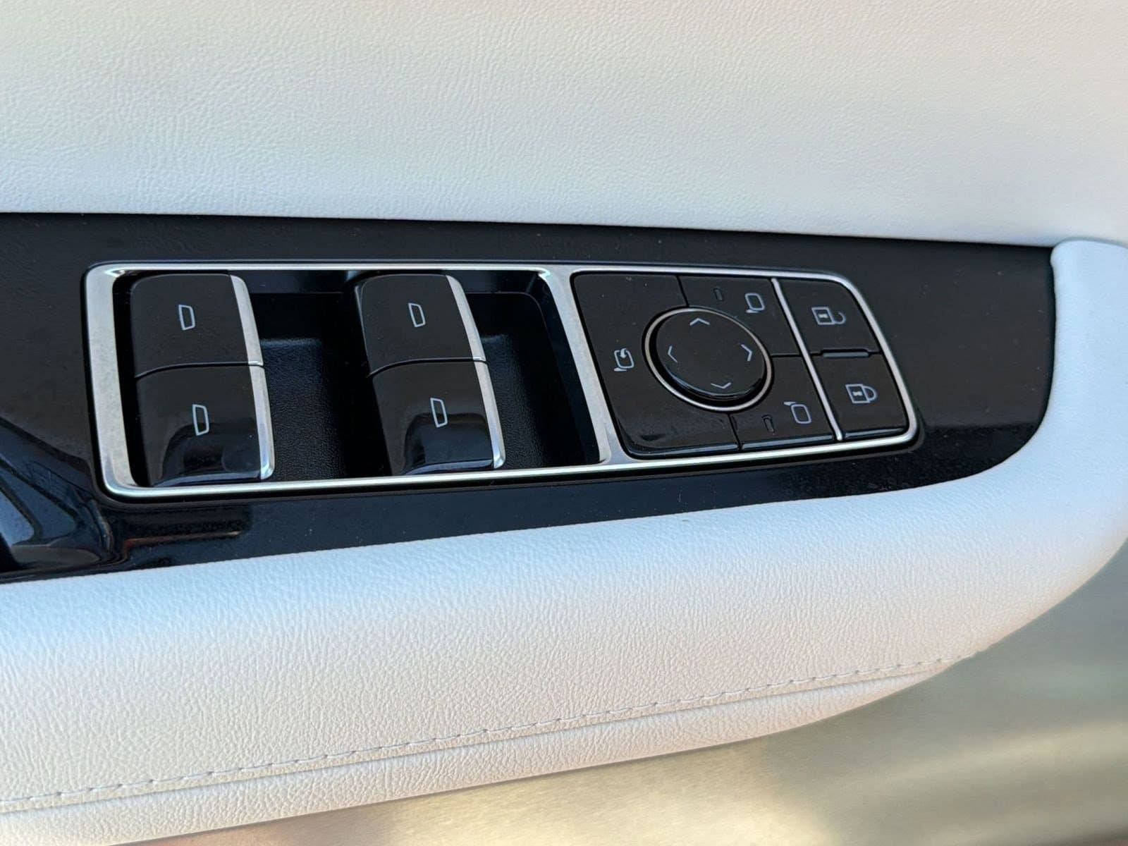 2026 Cadillac VISTIQ Luxury - Photo 13
