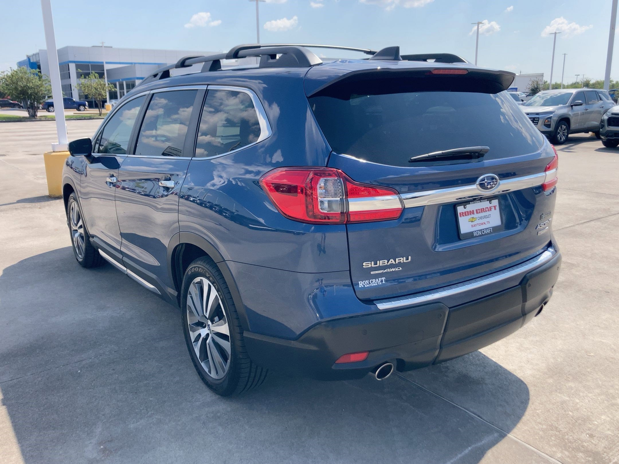 2019 Subaru Ascent Touring photo 2