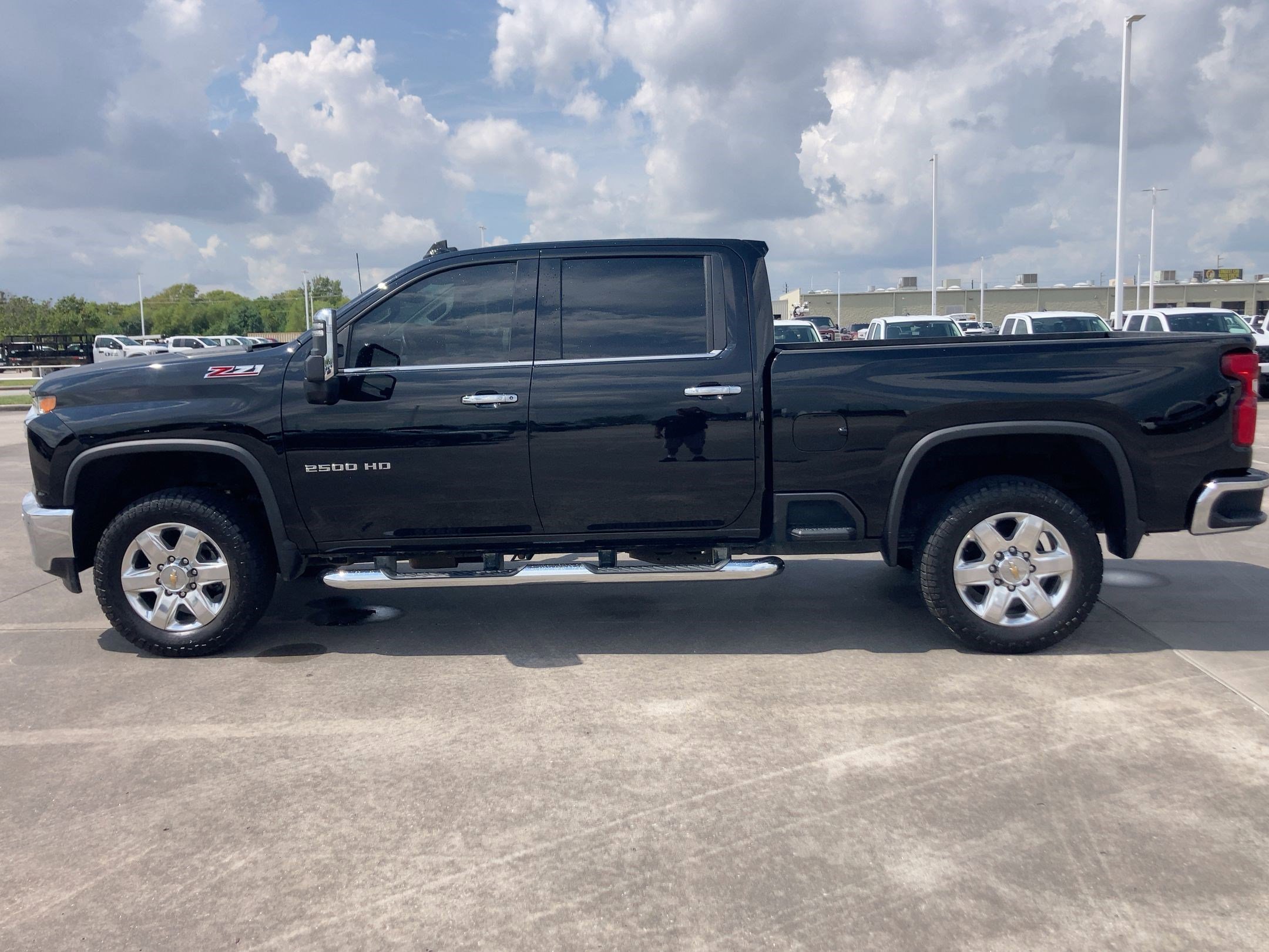 2023 Chevrolet Silverado 2500HD LTZ photo 2