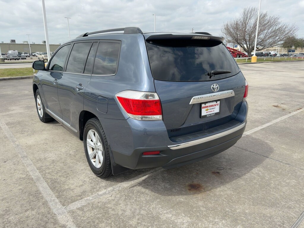 Used 2013 Toyota Highlander SE V6 SUV