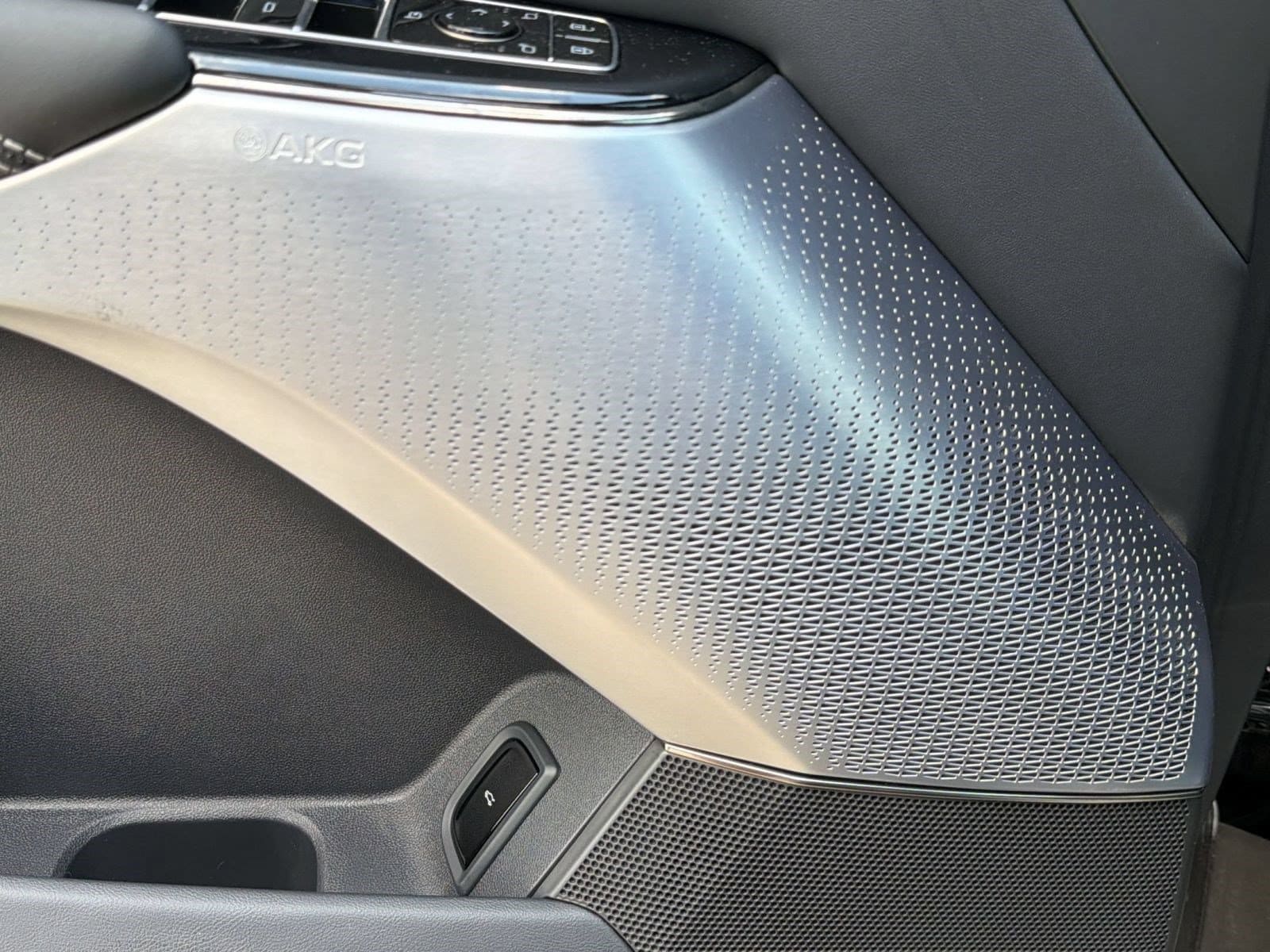 2026 Cadillac LYRIQ V Premium - Photo 24