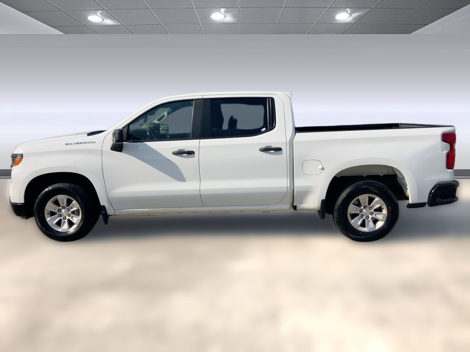 2022 Chevrolet Silverado 1500 photo 2