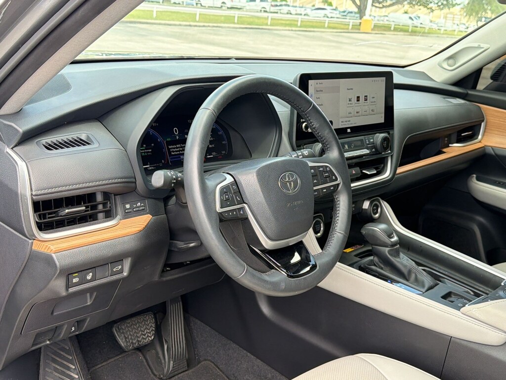 Used 2025 Toyota Grand Highlander Limited SUV
