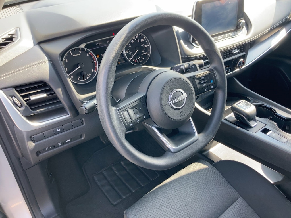 Used 2024 Nissan Rogue SV