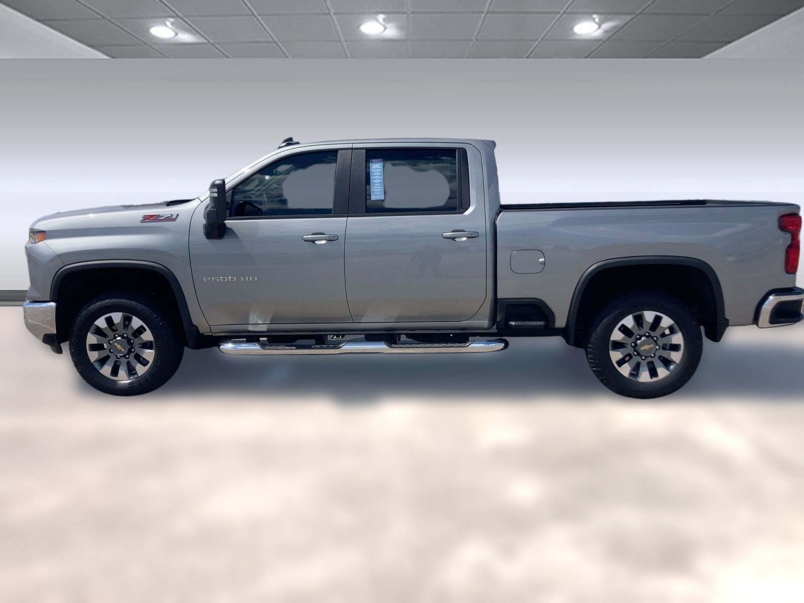 2025 Chevrolet Silverado 2500HD LT photo 2