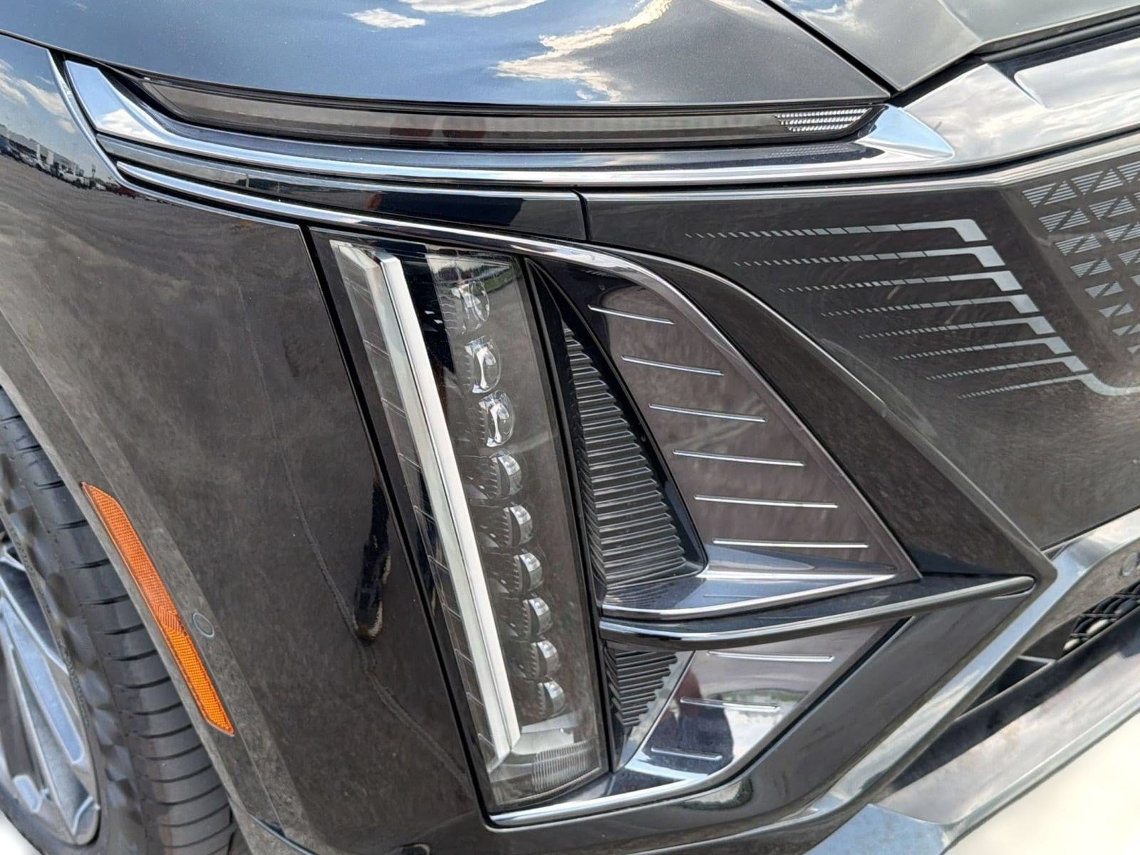2026 Cadillac LYRIQ V Premium - Photo 12