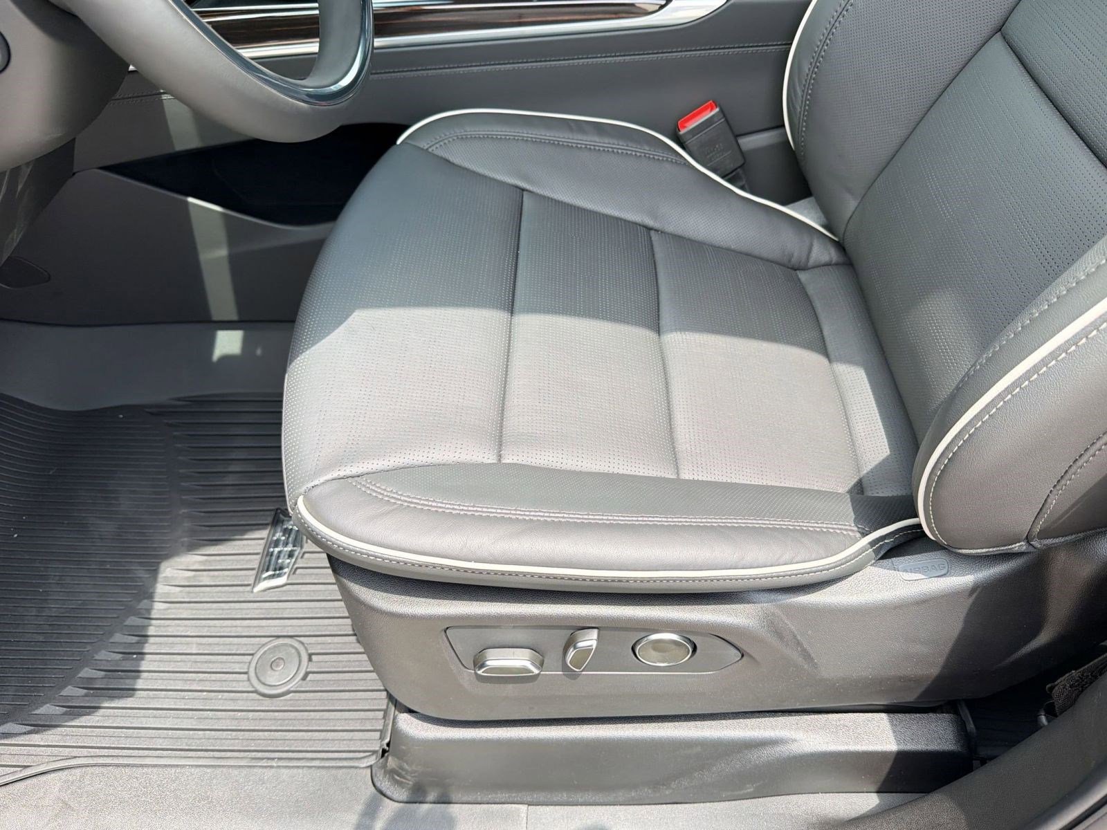 2026 Cadillac Escalade Luxury - Photo 12