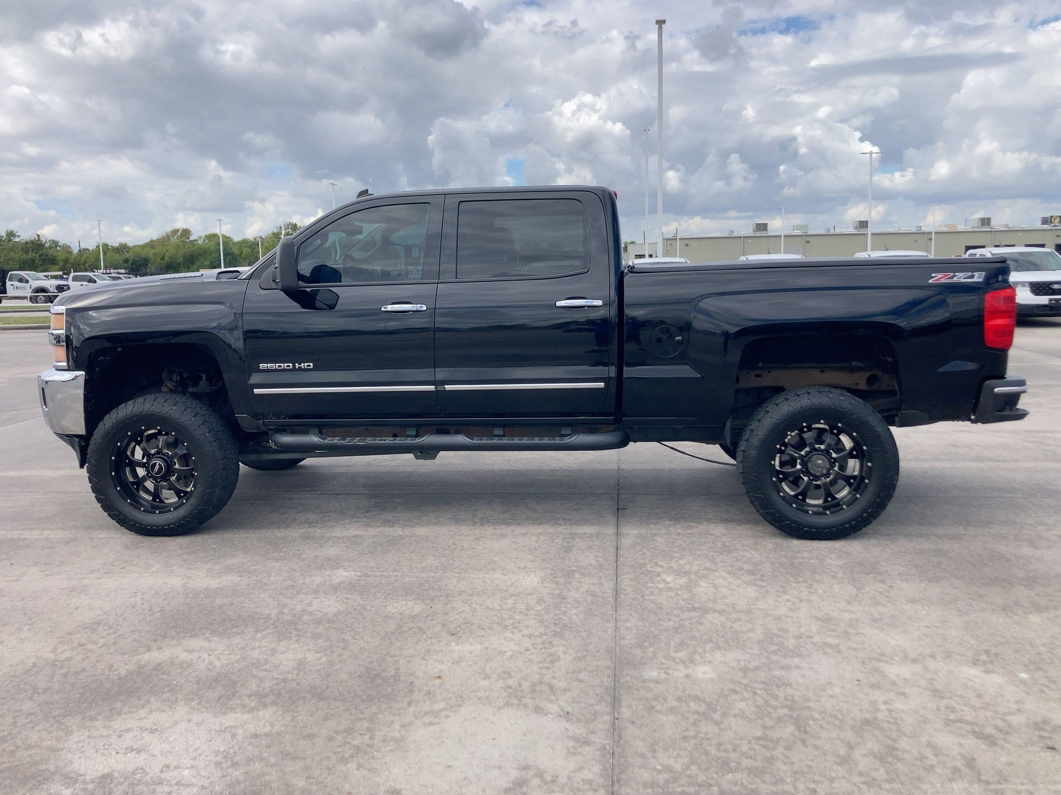2015 Chevrolet Silverado 2500HD LTZ photo 2