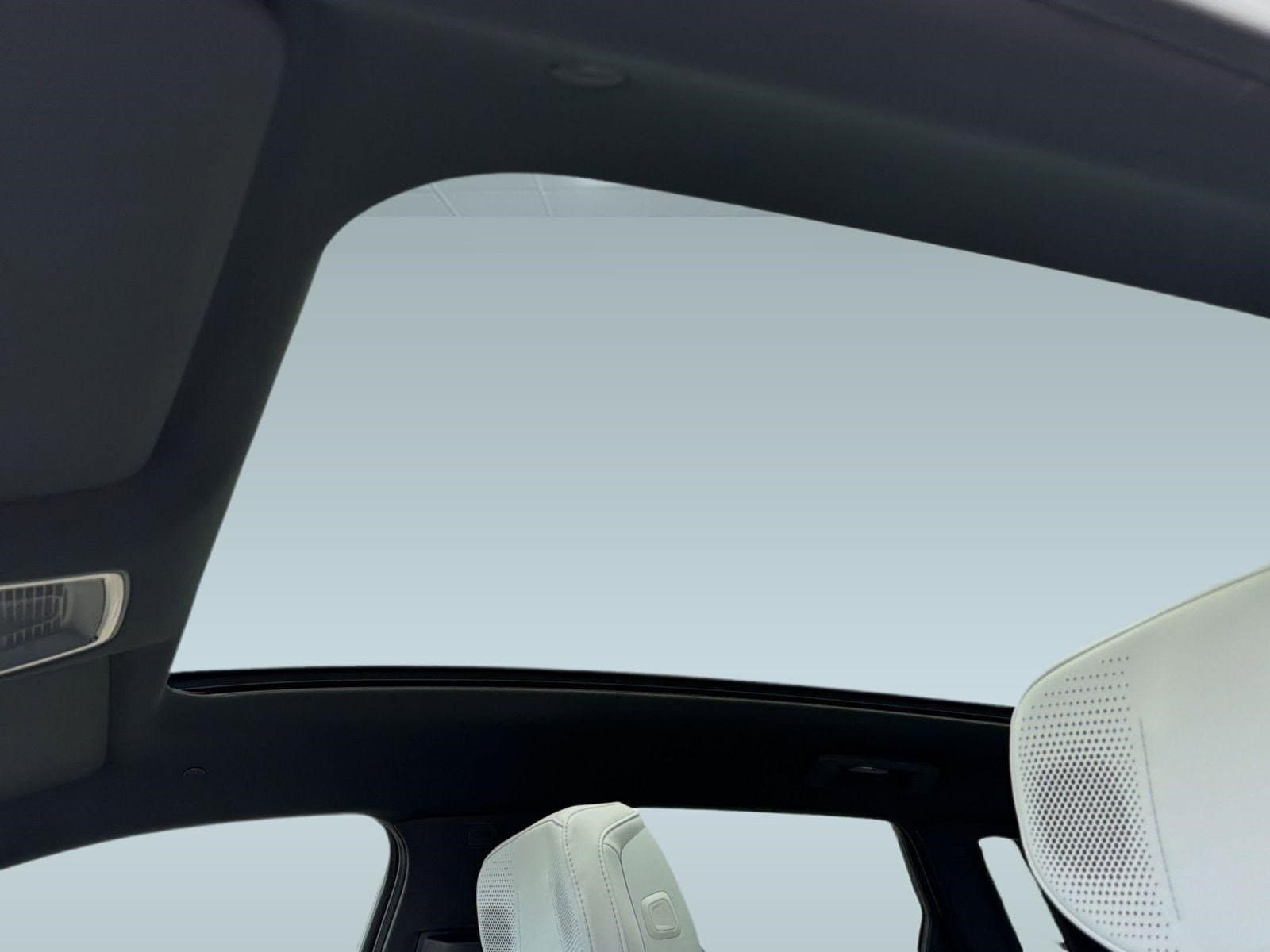 2025 Cadillac LYRIQ Luxury 2 - Photo 15
