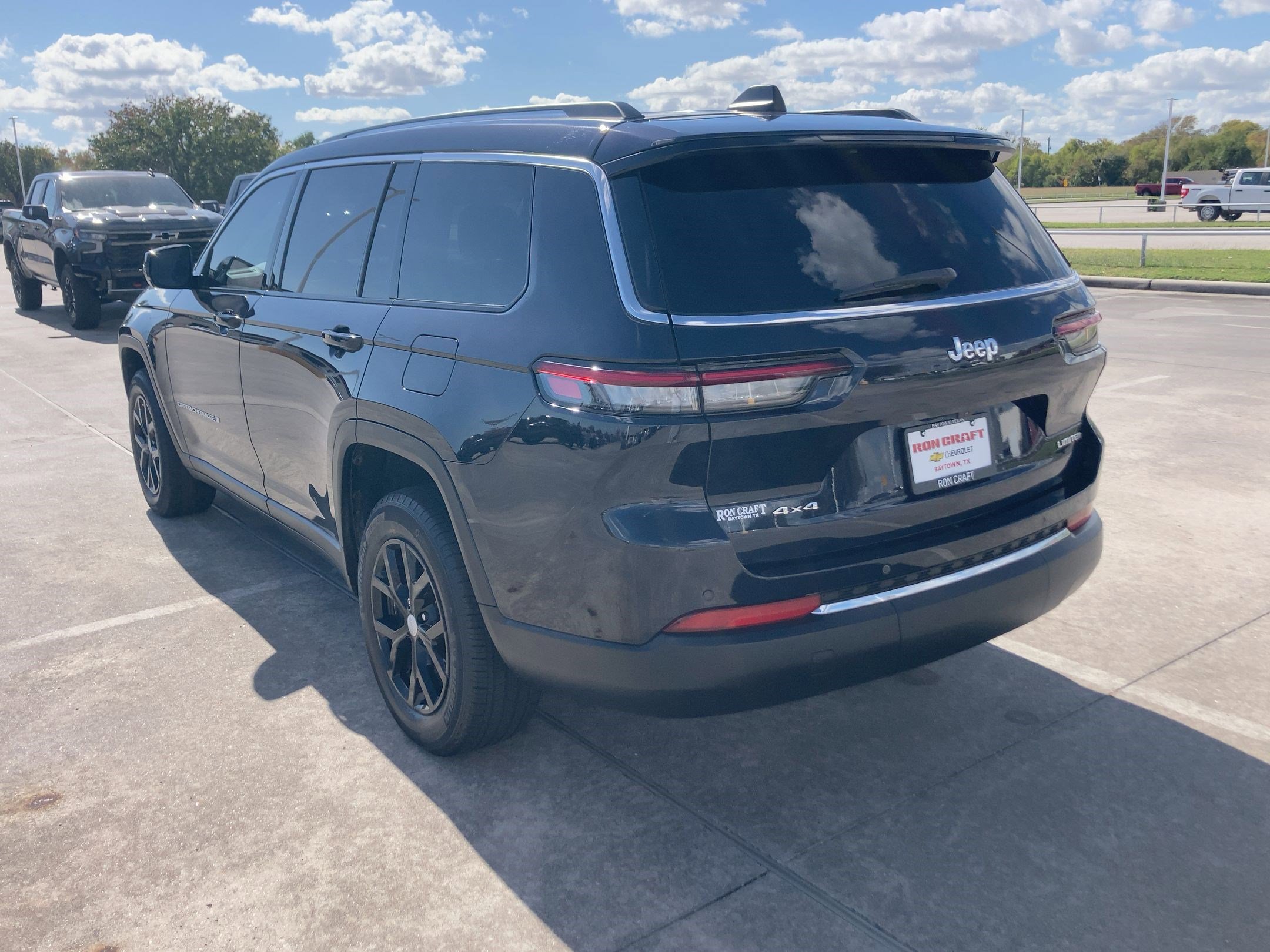 2023 Jeep Grand Cherokee Limited photo 2