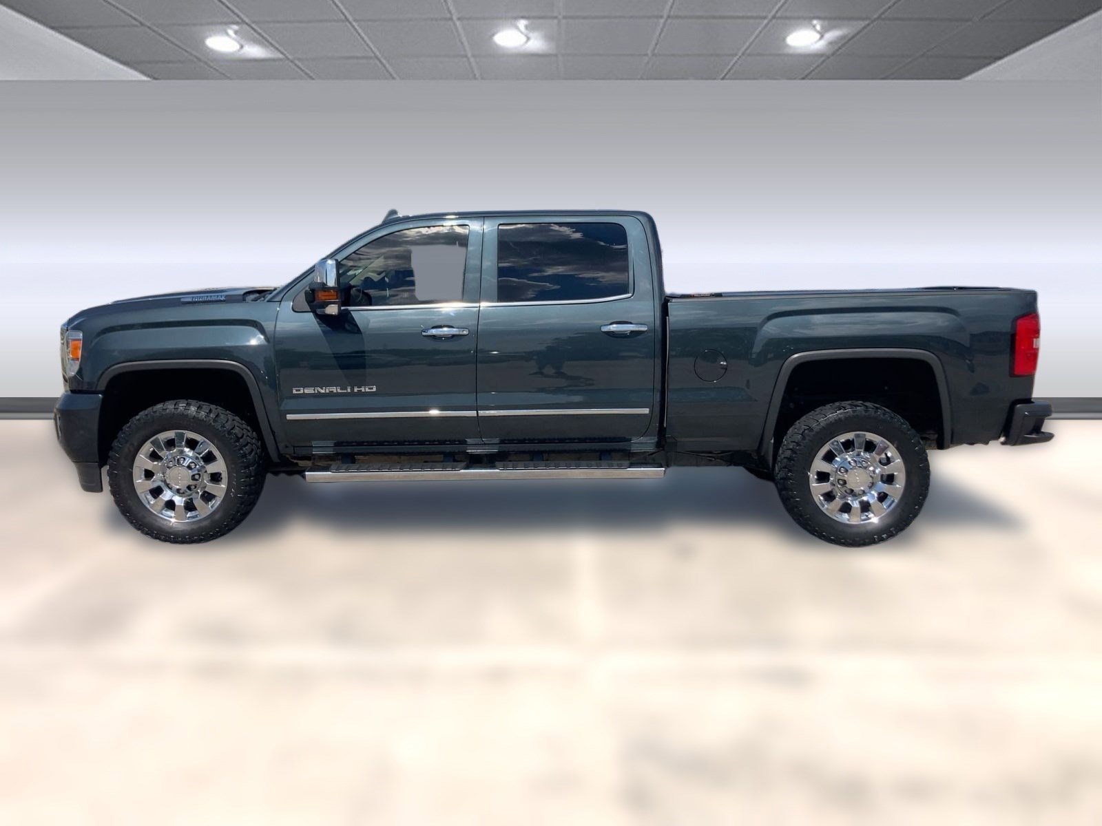 2018 Gmc Sierra 2500 HD Denali photo 2