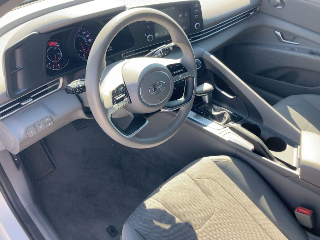 Used 2021 Hyundai Elantra SE