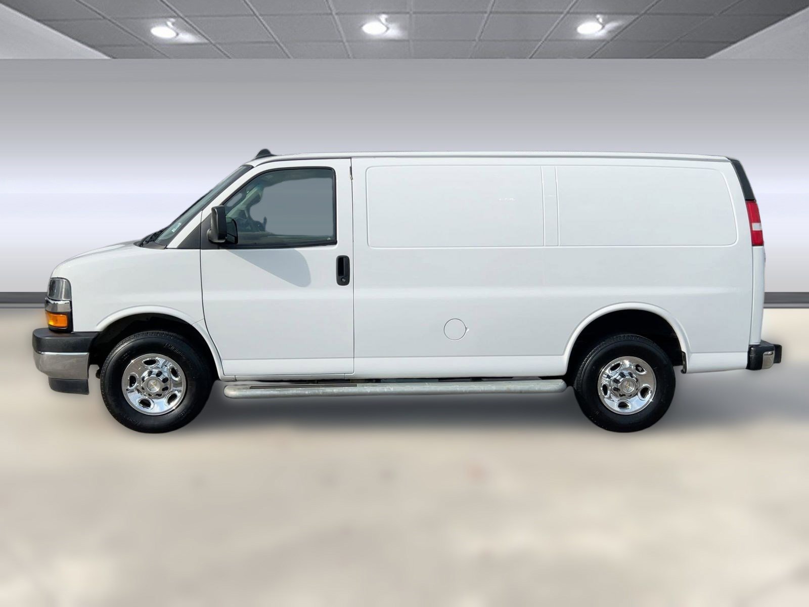 2024 Chevrolet Express Cargo 2500 Van photo 2
