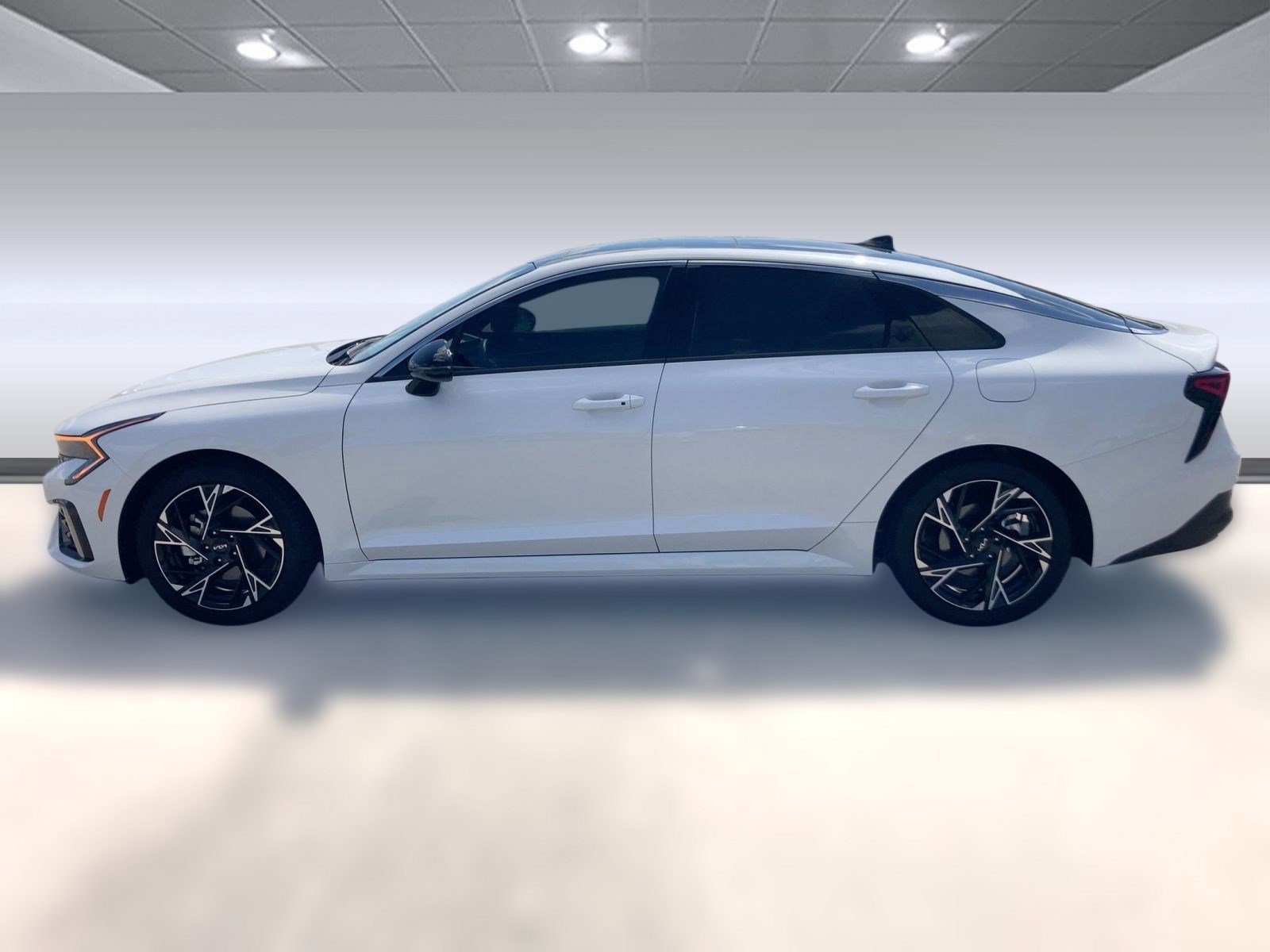 2025 Kia K5 GT-Line photo 2