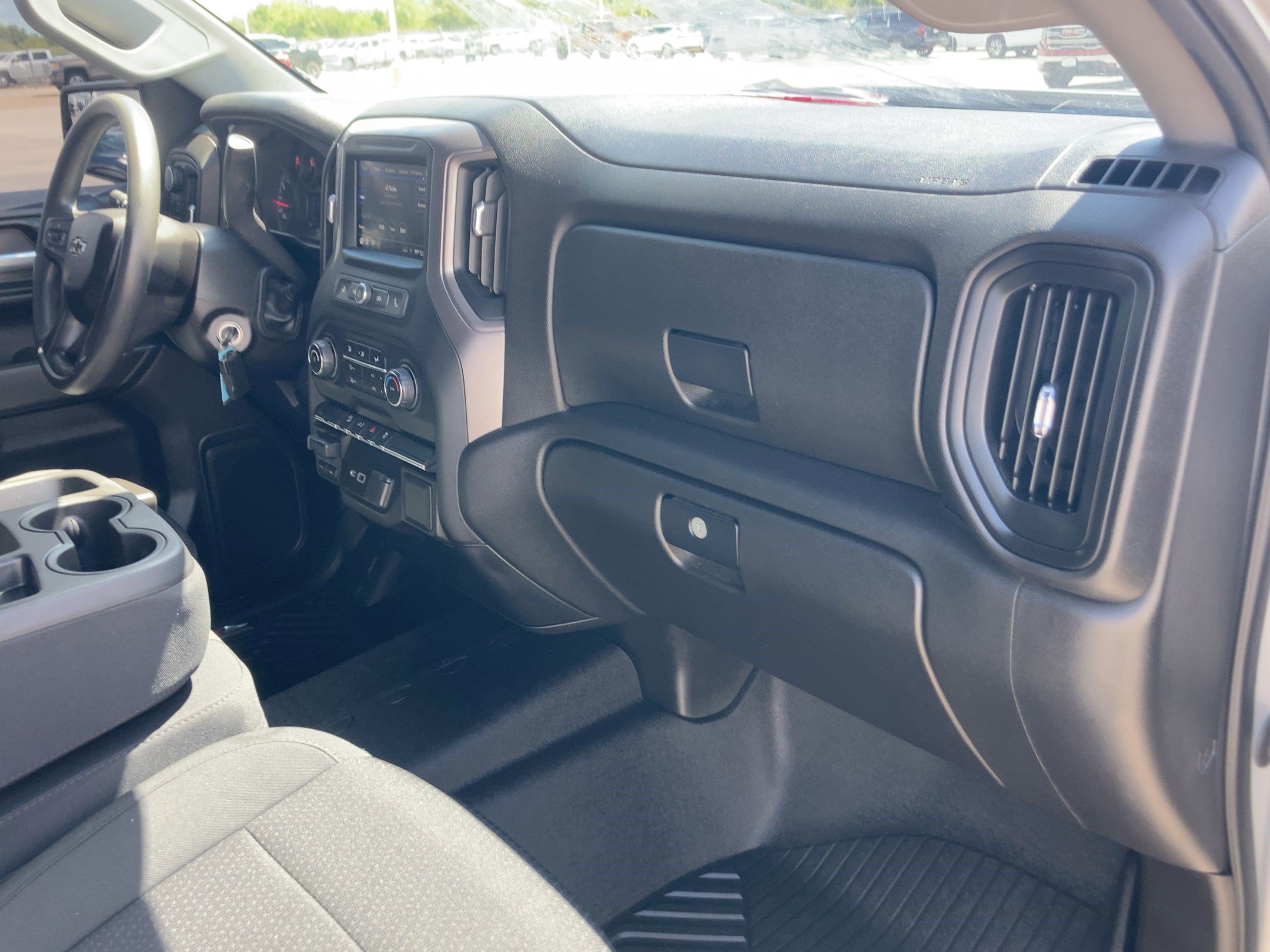 2021 Chevrolet Silverado 1500 Custom Trail Boss photo 2