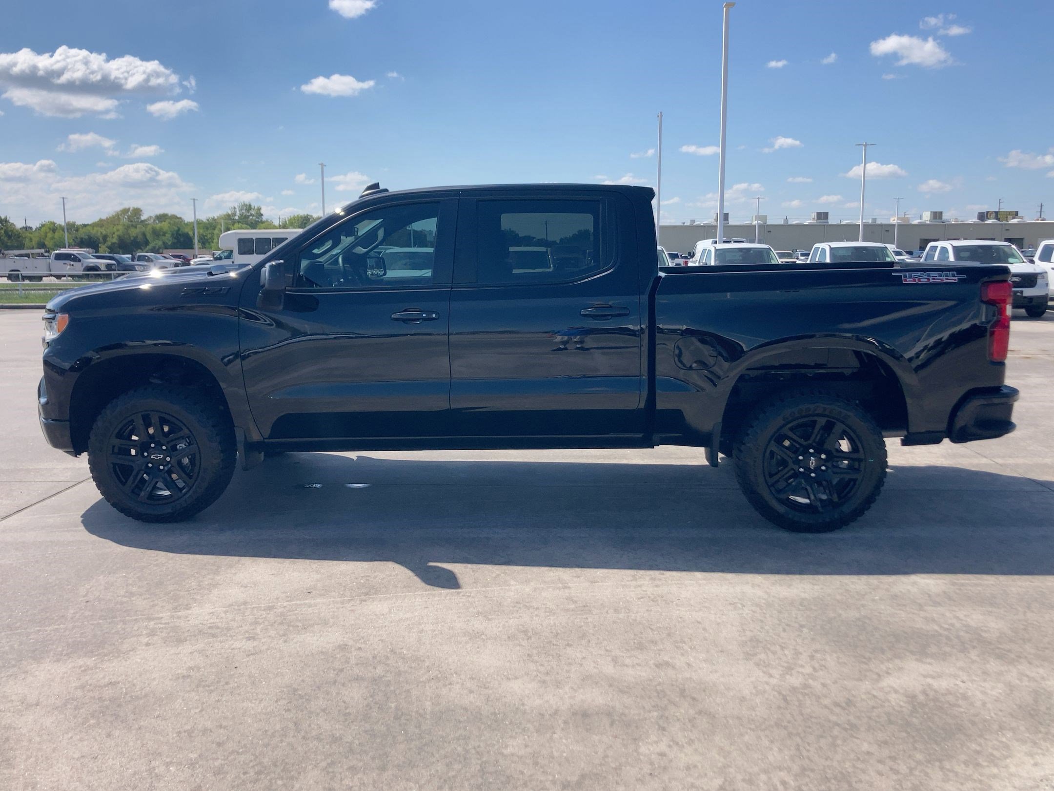 2024 Chevrolet Silverado 1500 LT Trail Boss photo 2