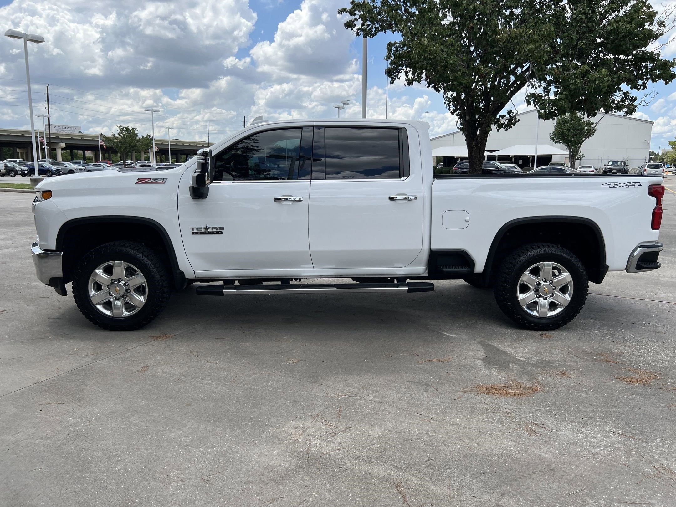 2022 Chevrolet Silverado 3500HD LTZ photo 2