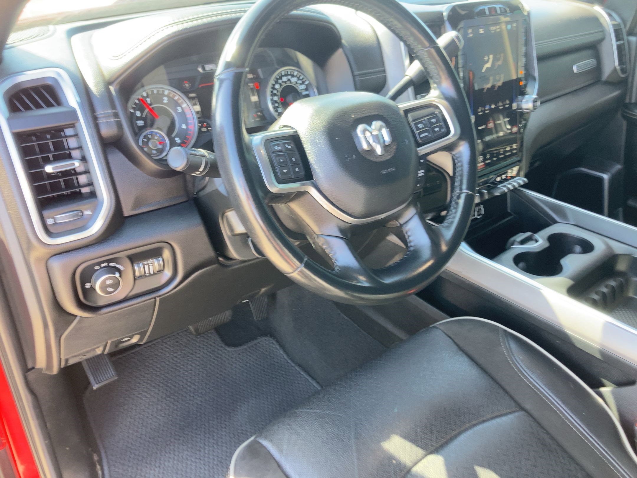 2022 Ram 3500 Laramie photo 4